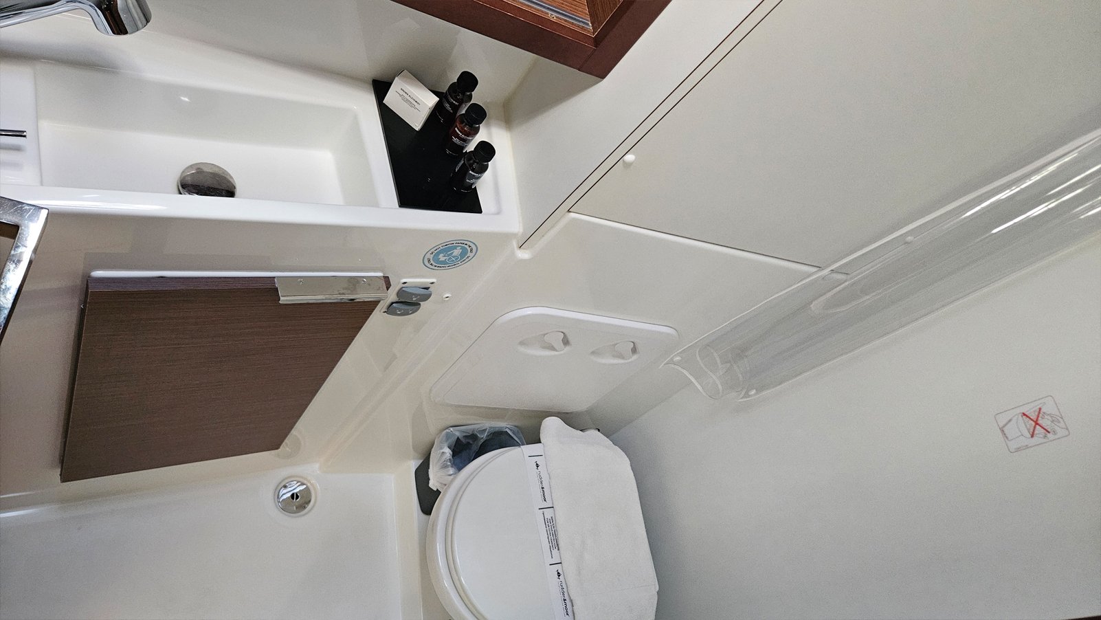 Mithra - Katamaran içinde Karagözler