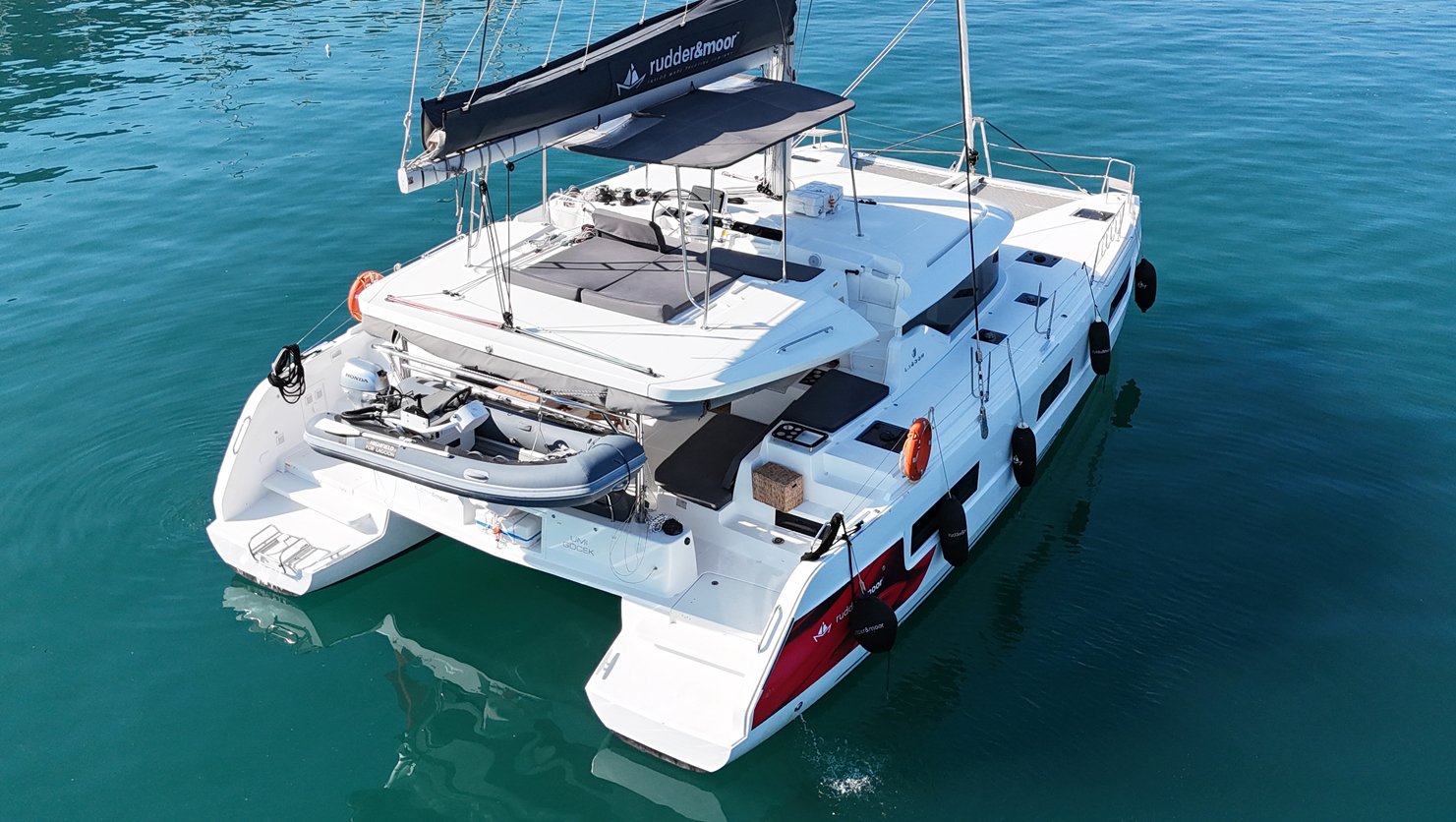 Umi - Katamaran içinde Karagözler