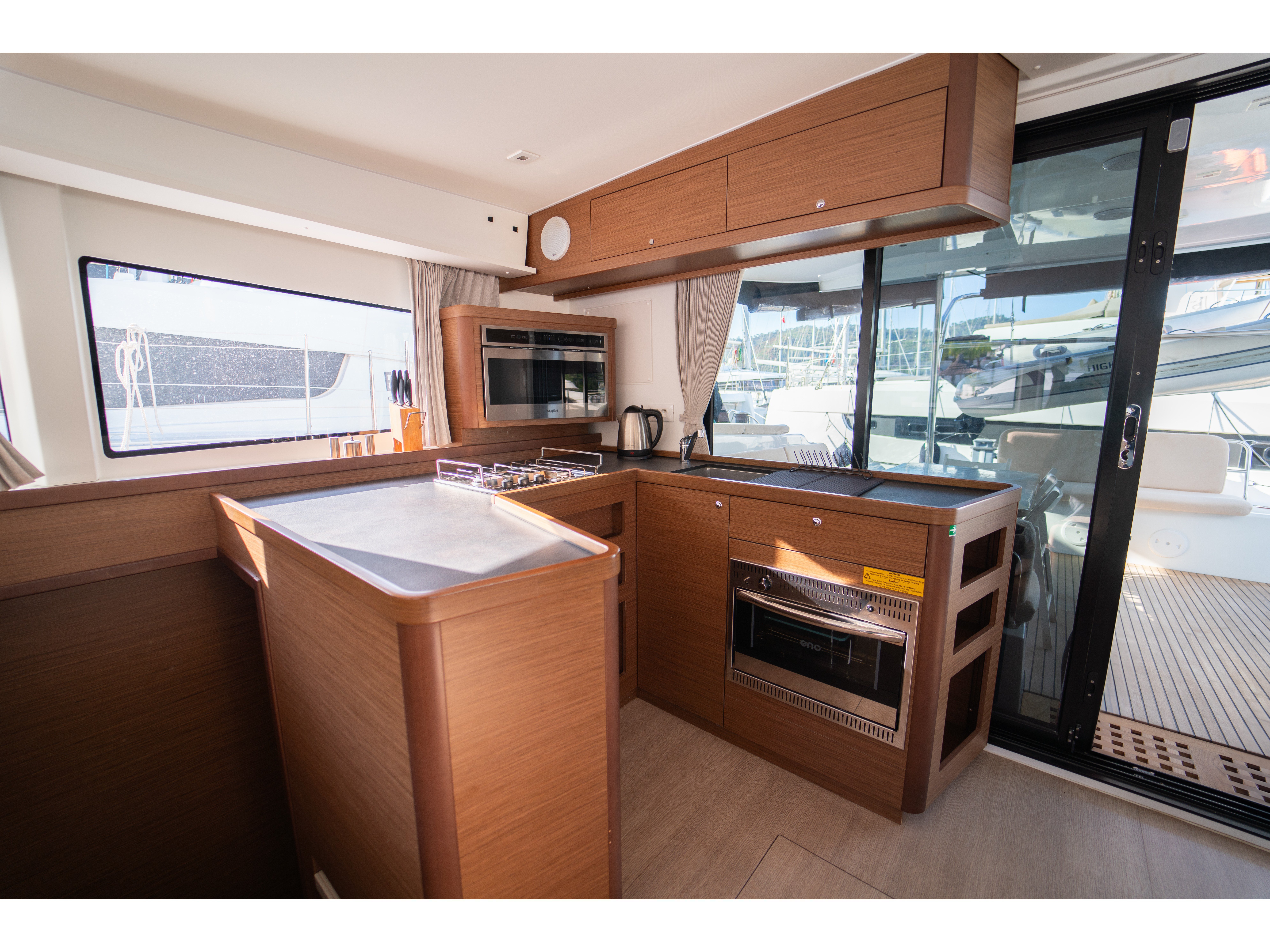 Meraki - Catamaran in Karagözler