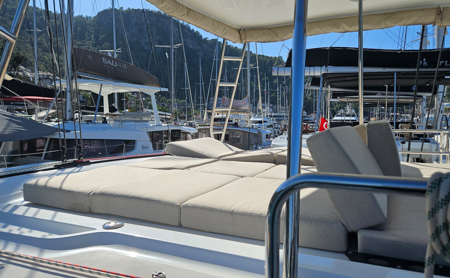 Swice - Catamaran in Karagözler