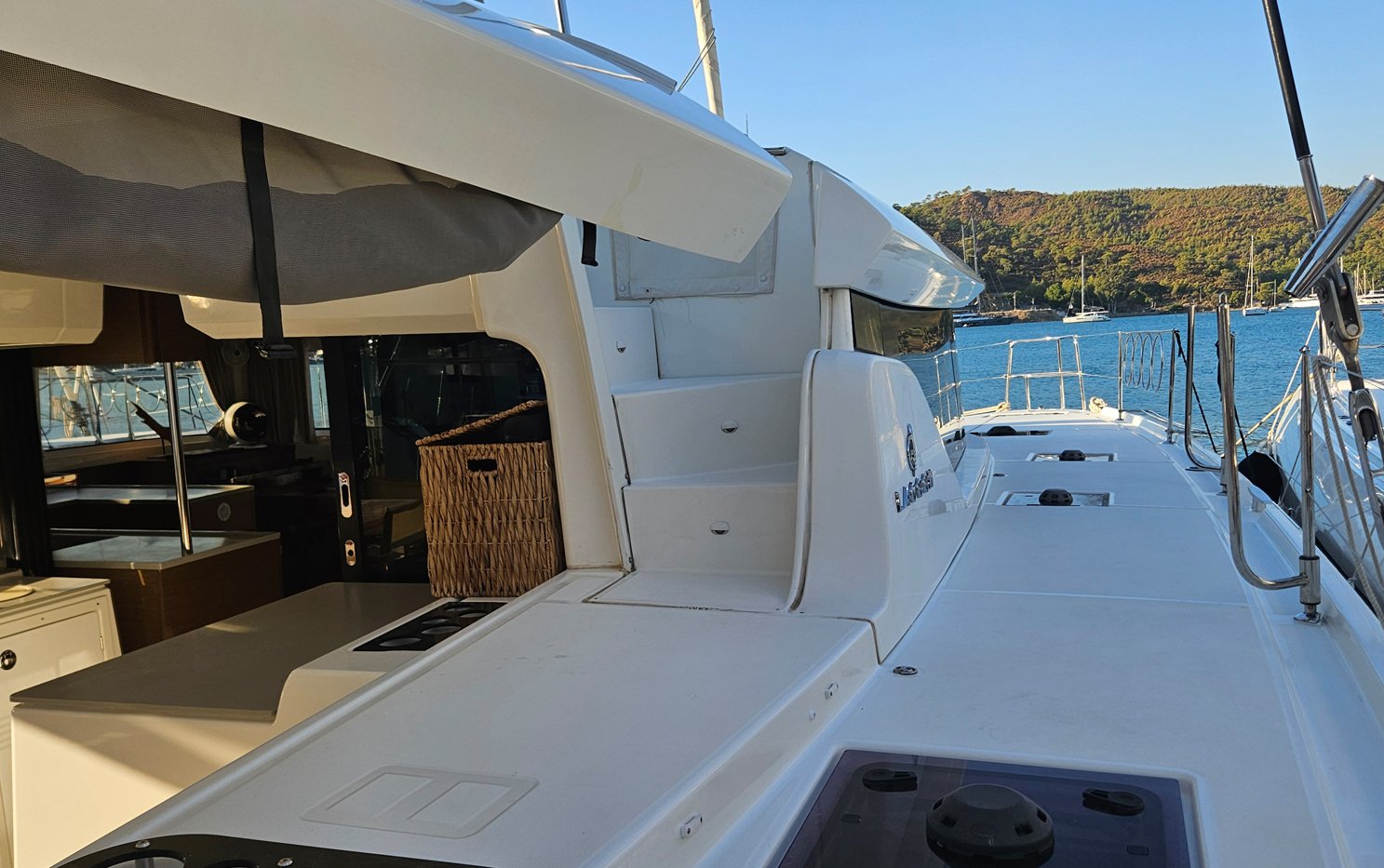 Shanti - Catamaran in Karagözler