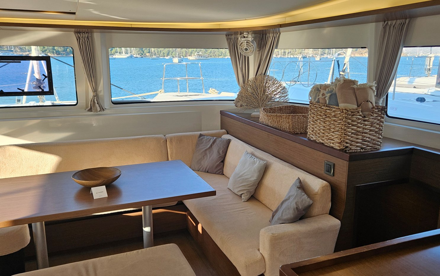 Shanti - Catamaran in Karagözler