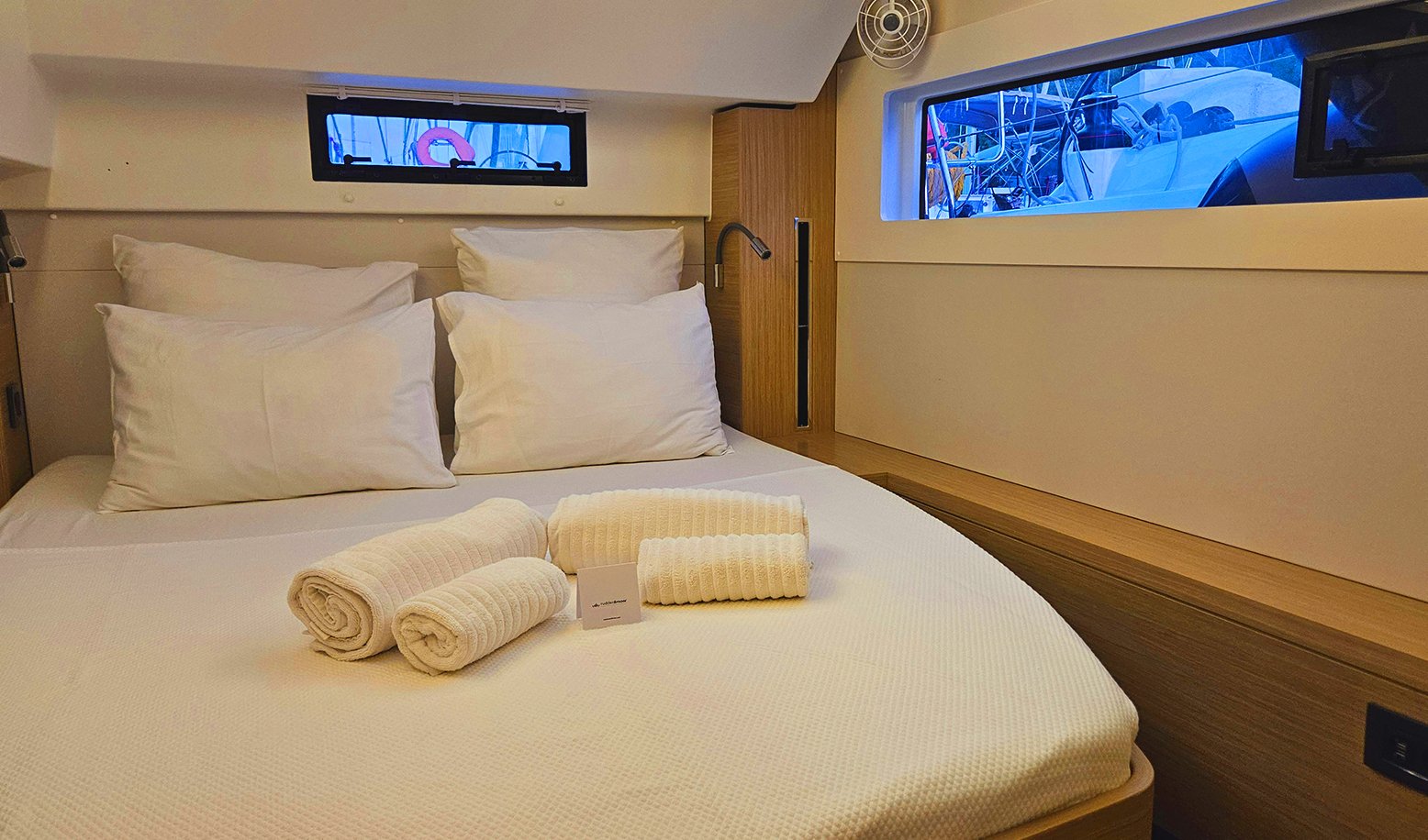 Lua - Catamaran in Karagözler