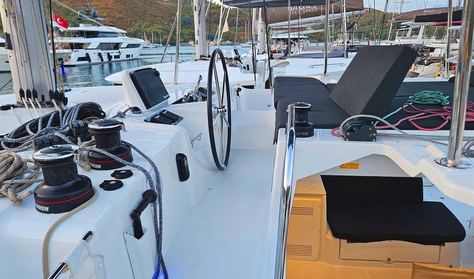 Lua - Catamaran in Karagözler