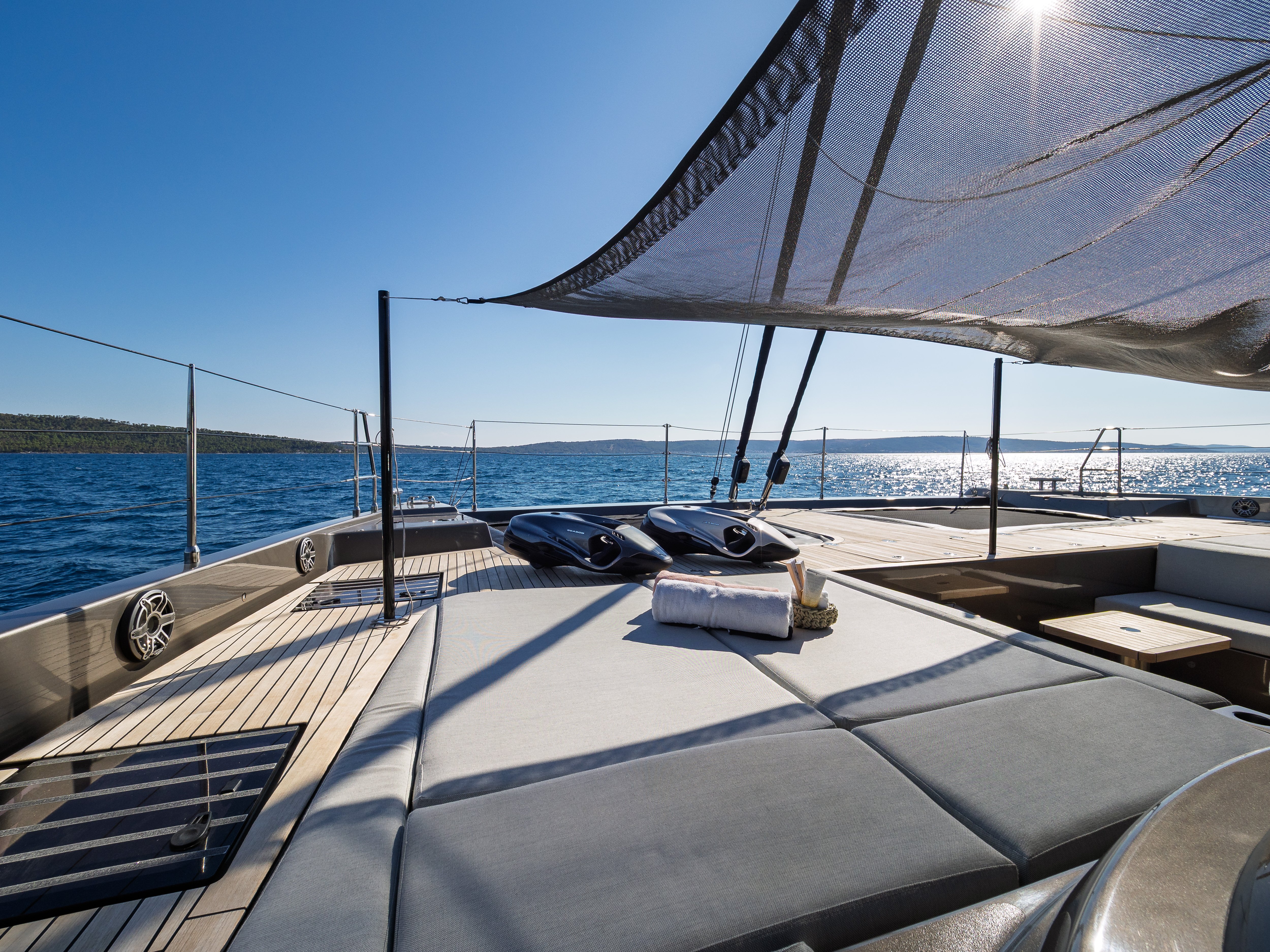 AHALYA - Katamaran içinde Kaštel Gomilica