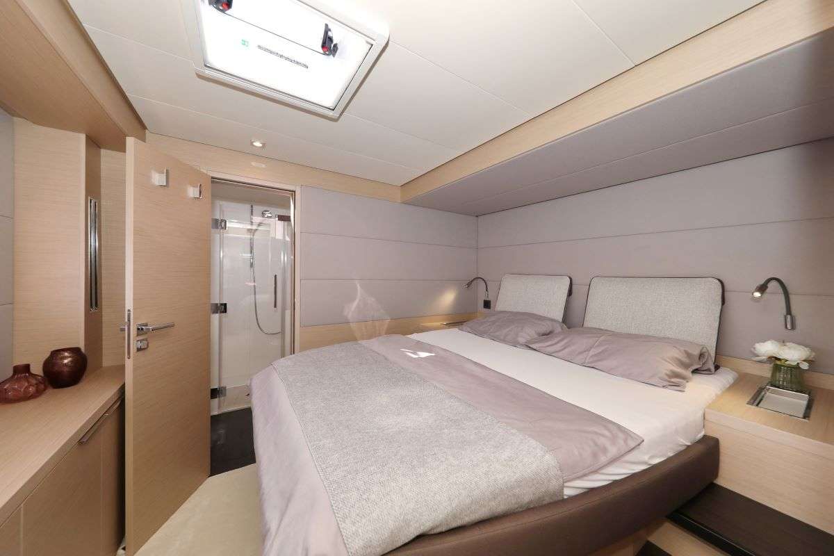 CHAMPAGNE PLEASE - Katamaran içinde Kaštel Gomilica