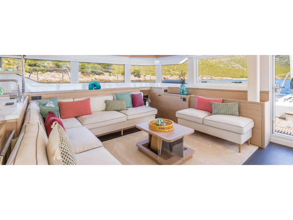 CATWALK I - Katamaran içinde Kaštel Gomilica