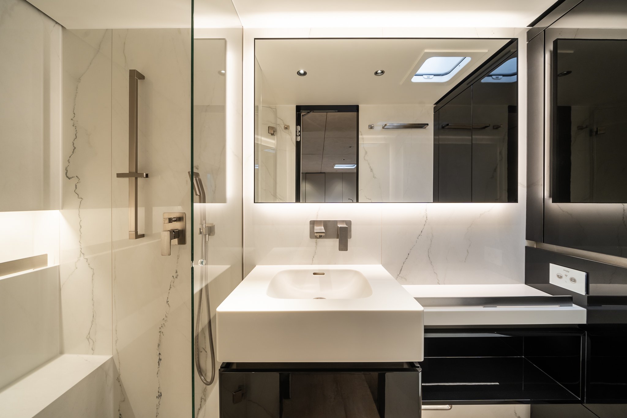 n + 1 - Catamaran in Kaštel Gomilica