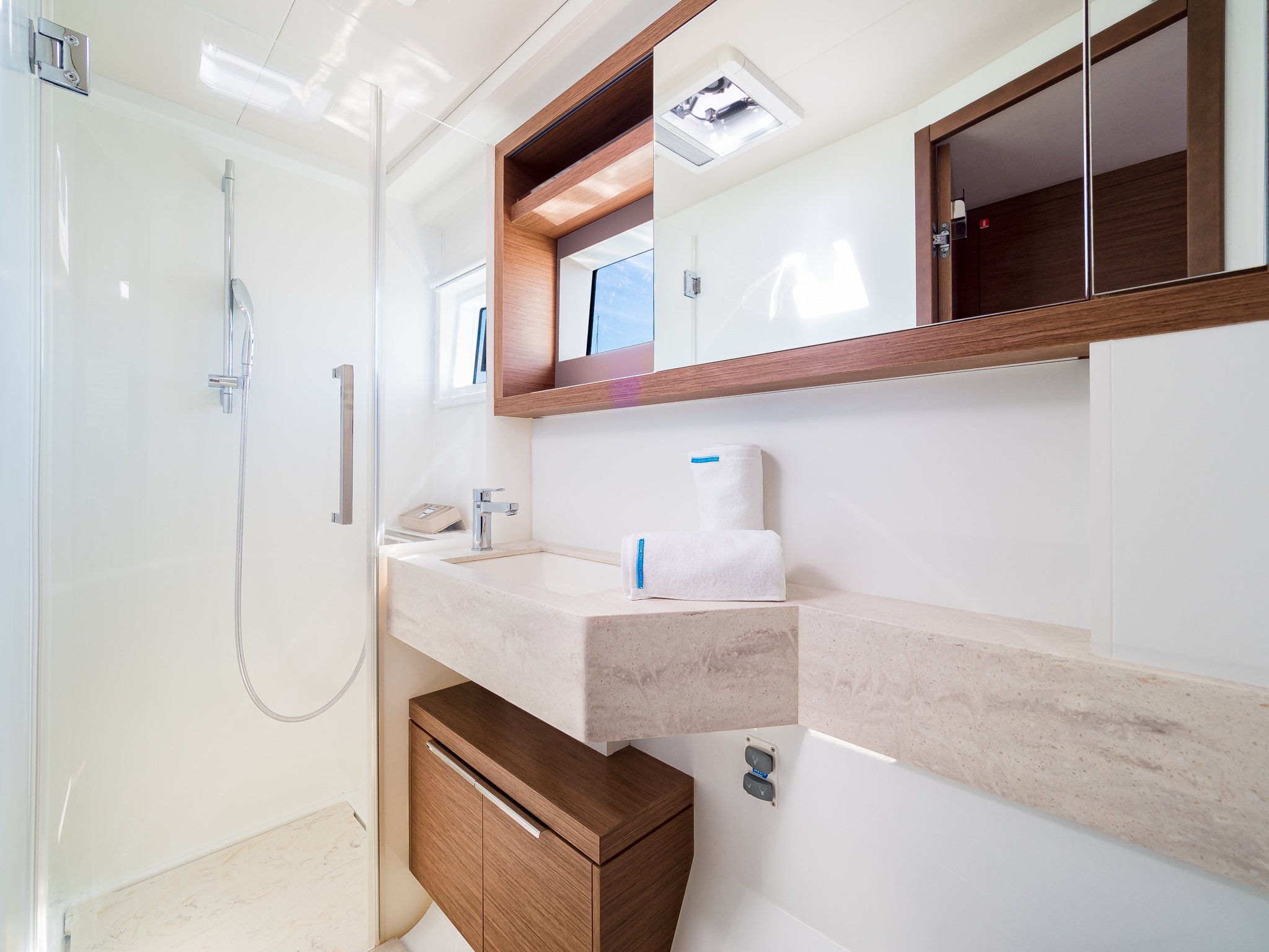 BADI - Catamaran in Kaštel Gomilica