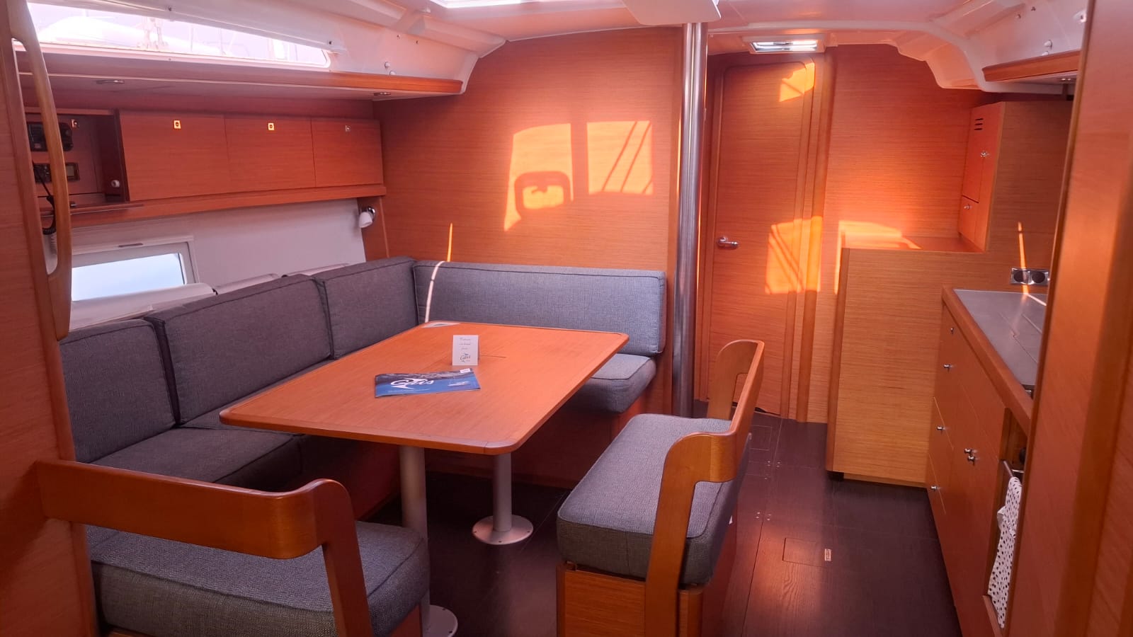 Ventotene - Sailboat in Tonnarella