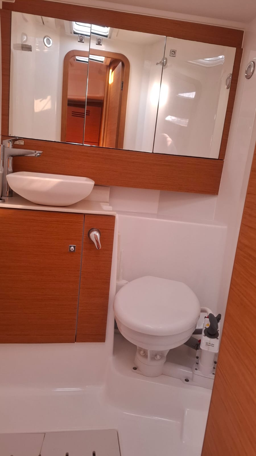 Ventotene - Sailboat in Tonnarella