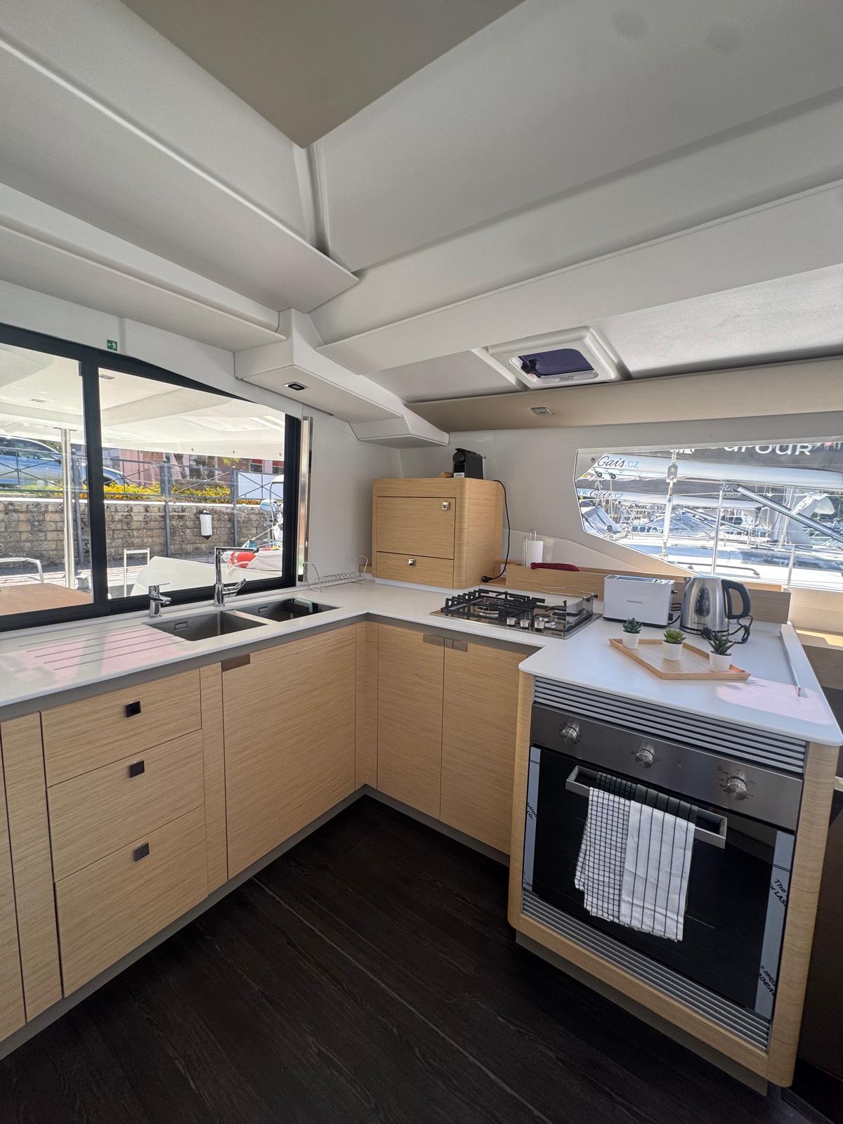 Amia - Catamaran in Tonnarella