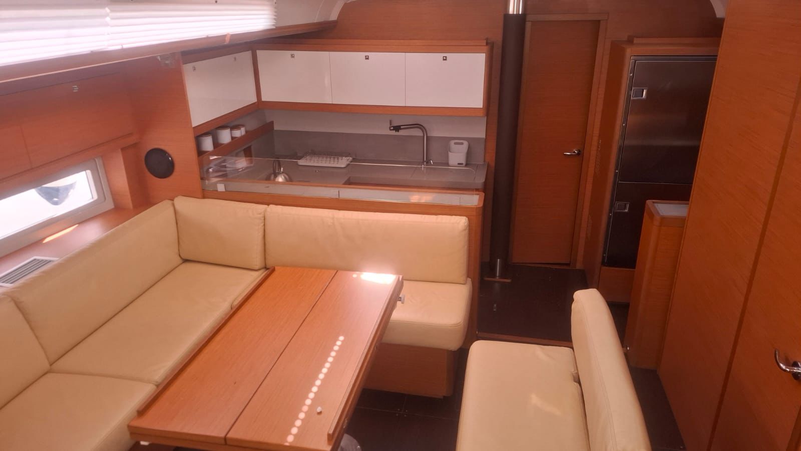 Atua - Yelkenli içinde Tonnarella