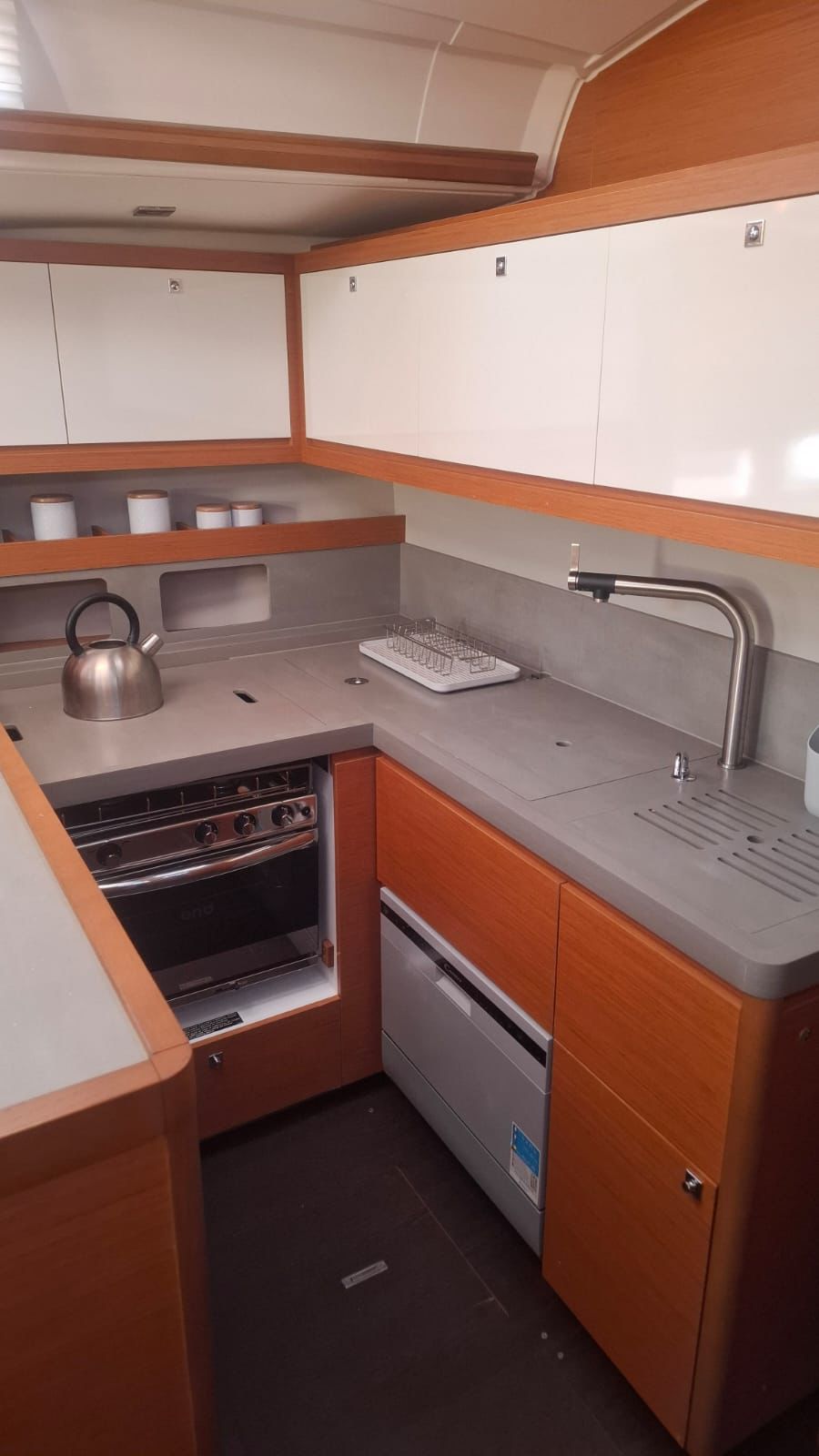 Atua - Yelkenli içinde Tonnarella