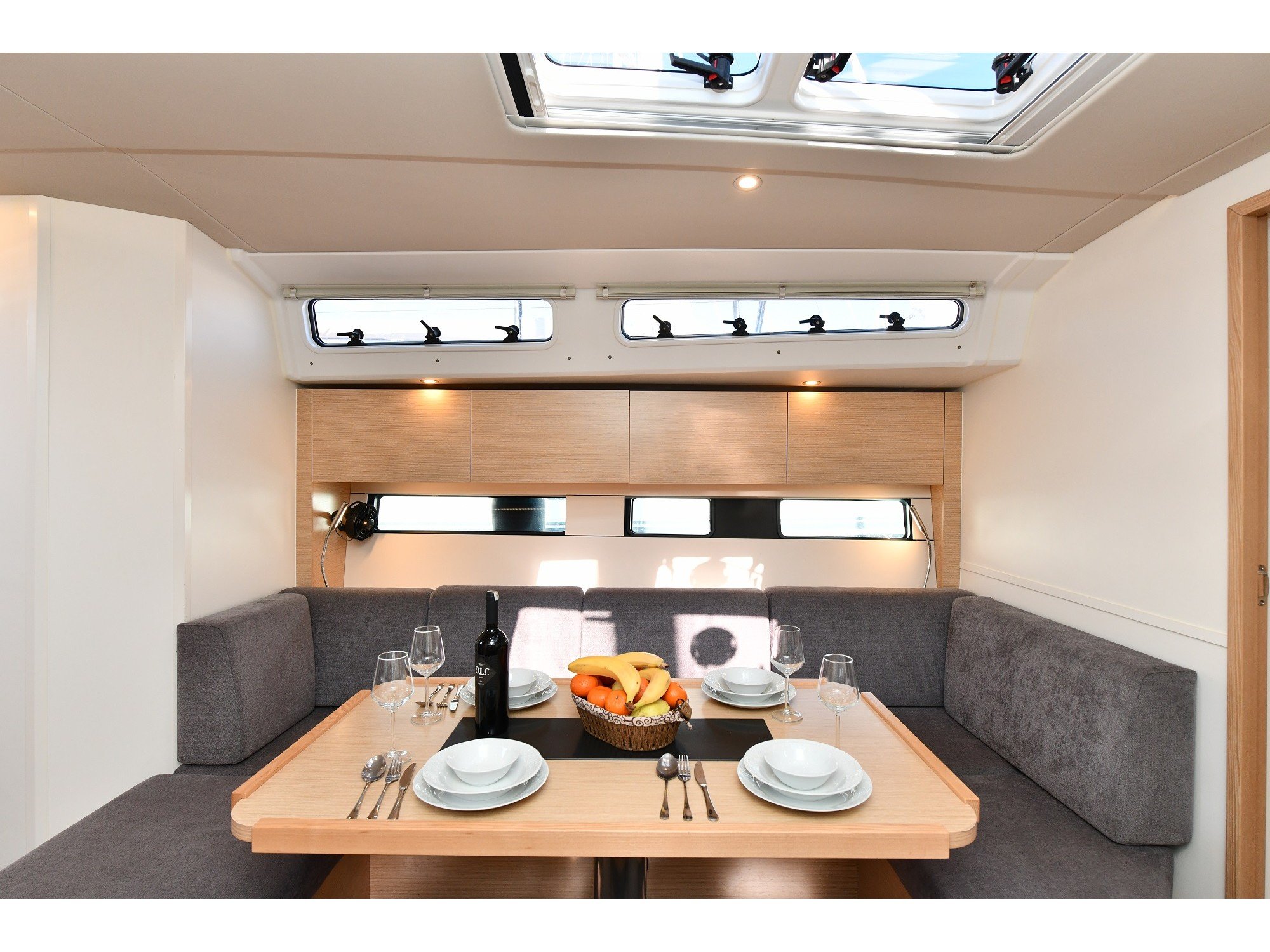 YASSICA - Yelkenli içinde Karagözler