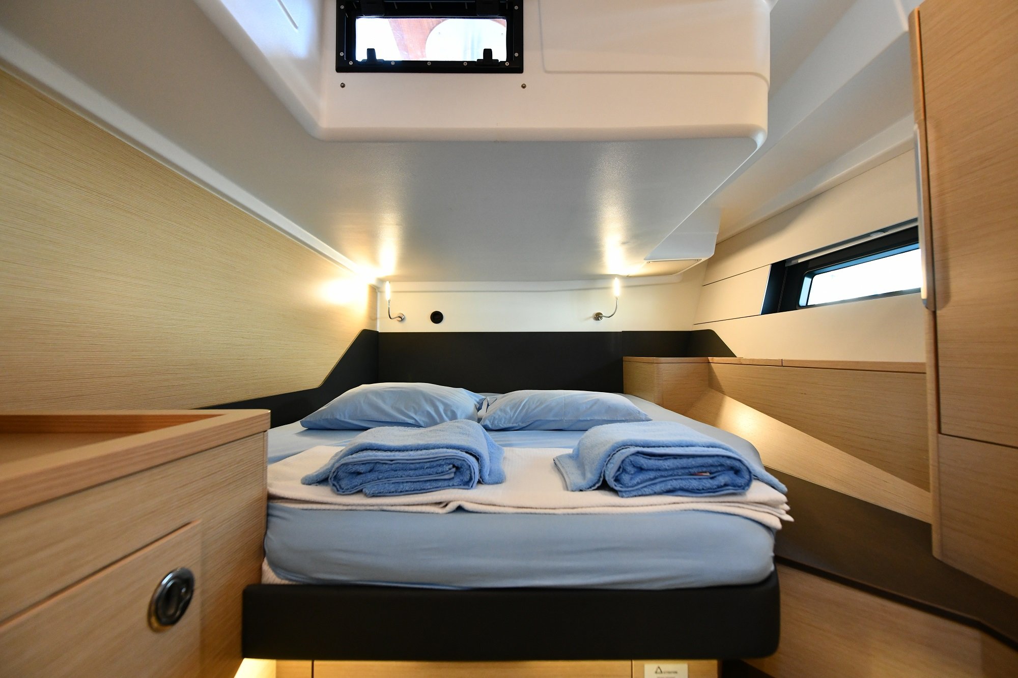 YASSICA - Yelkenli içinde Karagözler