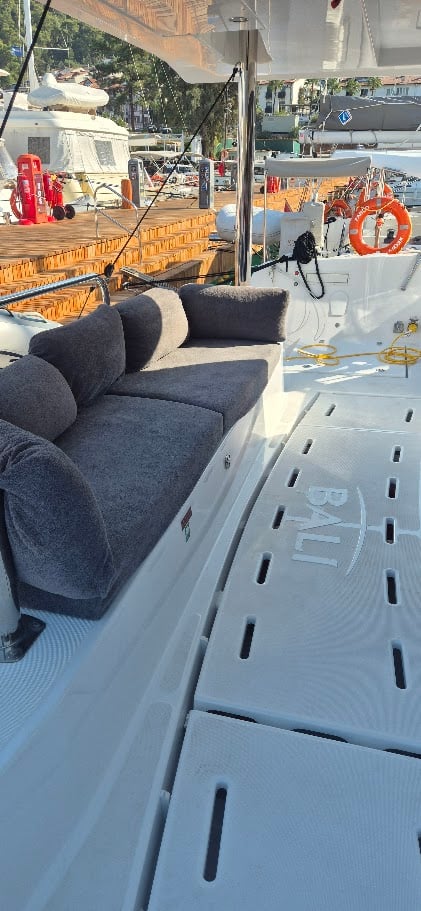 Solo Star - Katamaran içinde Karagözler