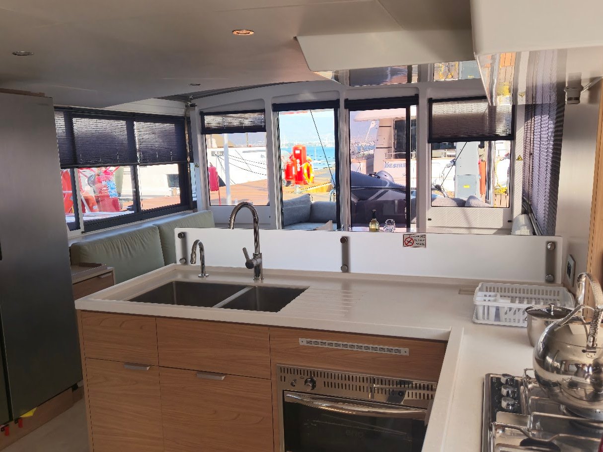 Solo Star - Katamaran içinde Karagözler