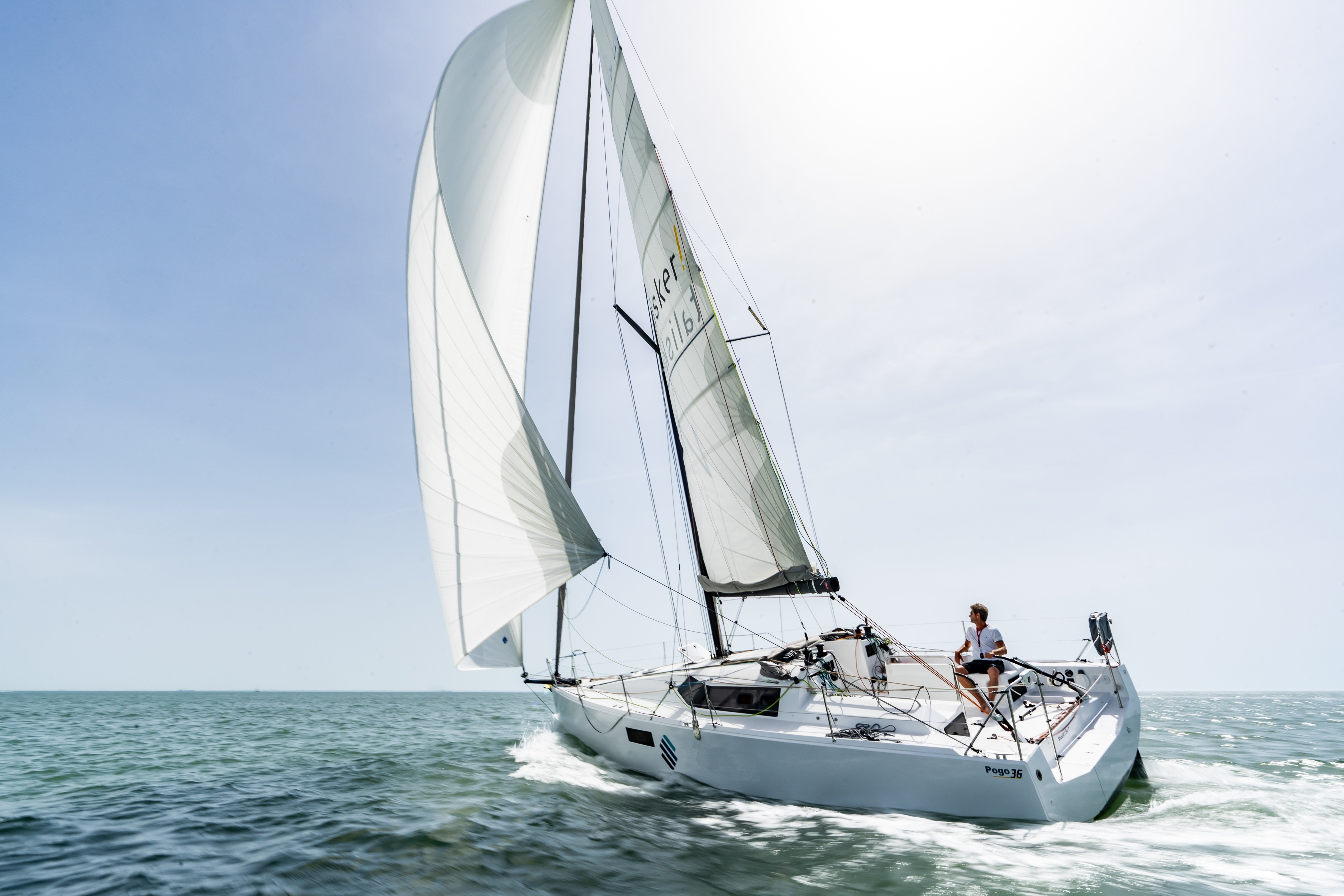SHOULD I GO - Sailboat in La Rochelle