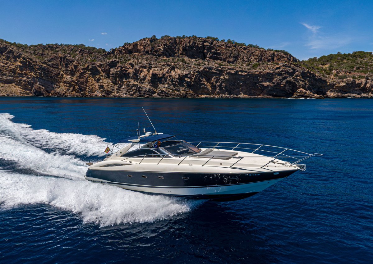 Navarone - Motor Yat içinde Mikonos