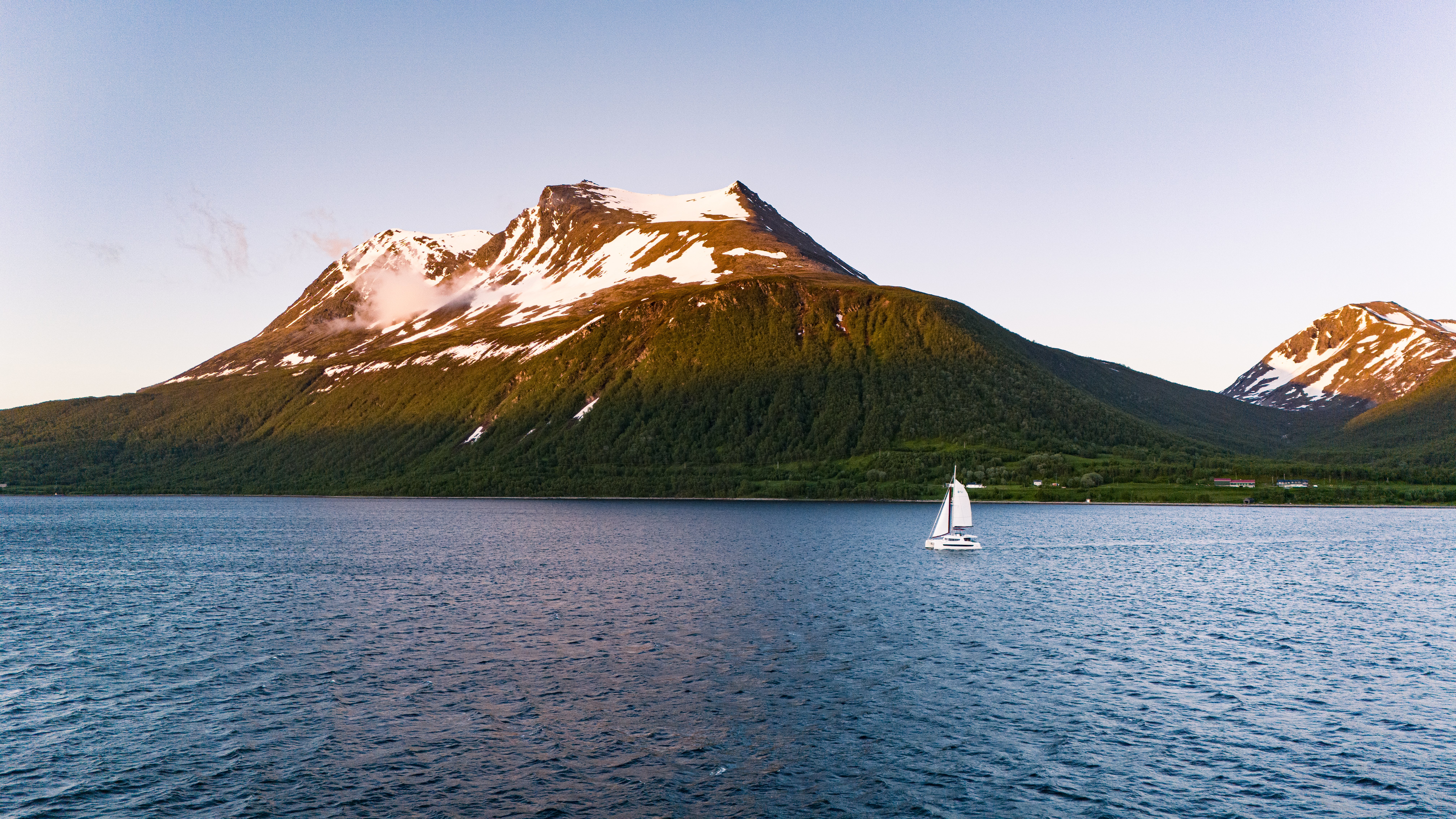Arctic Wonder - Catamaran in Tromsø
