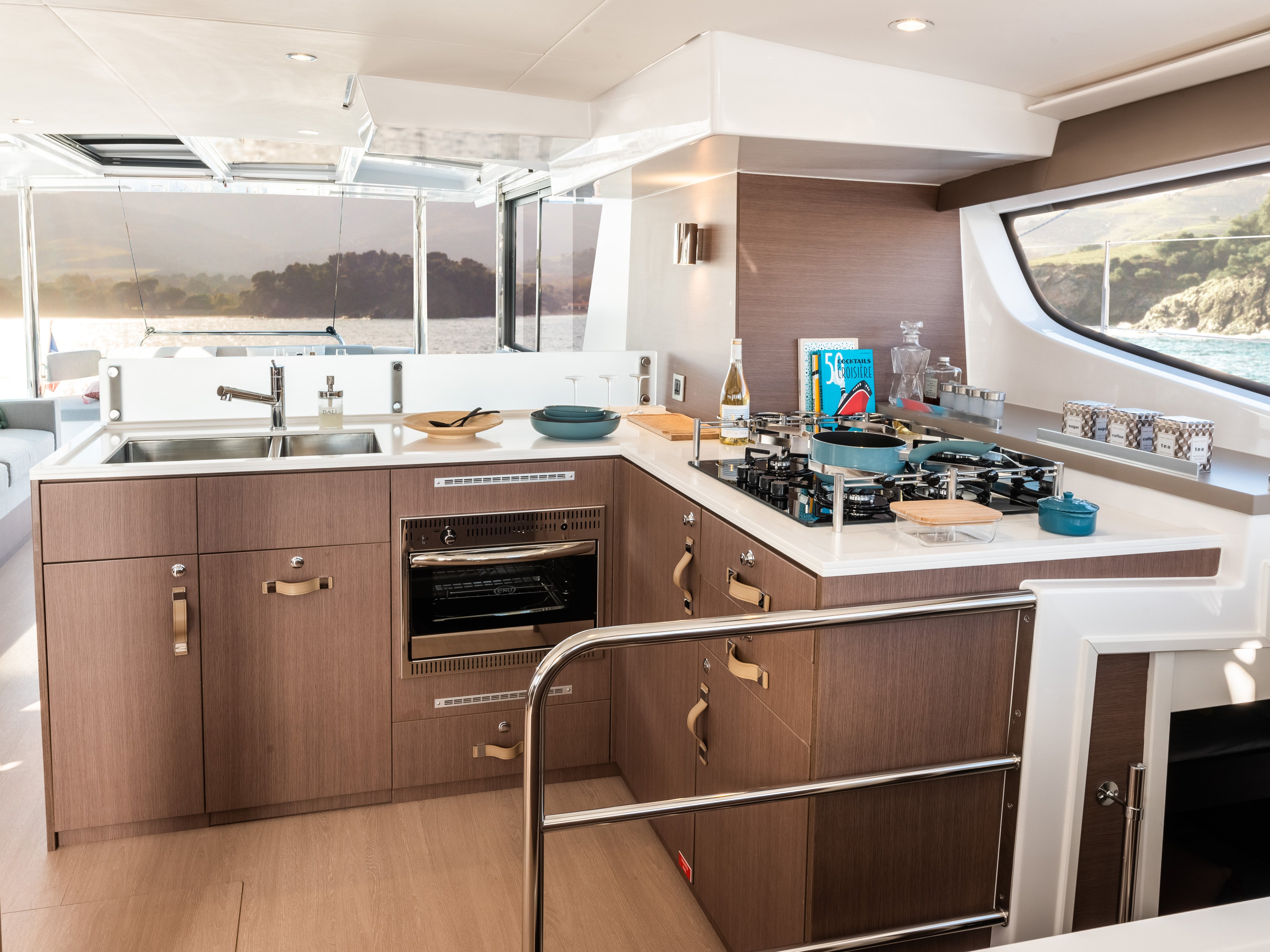 Arctic Wonder - Catamaran in Tromsø