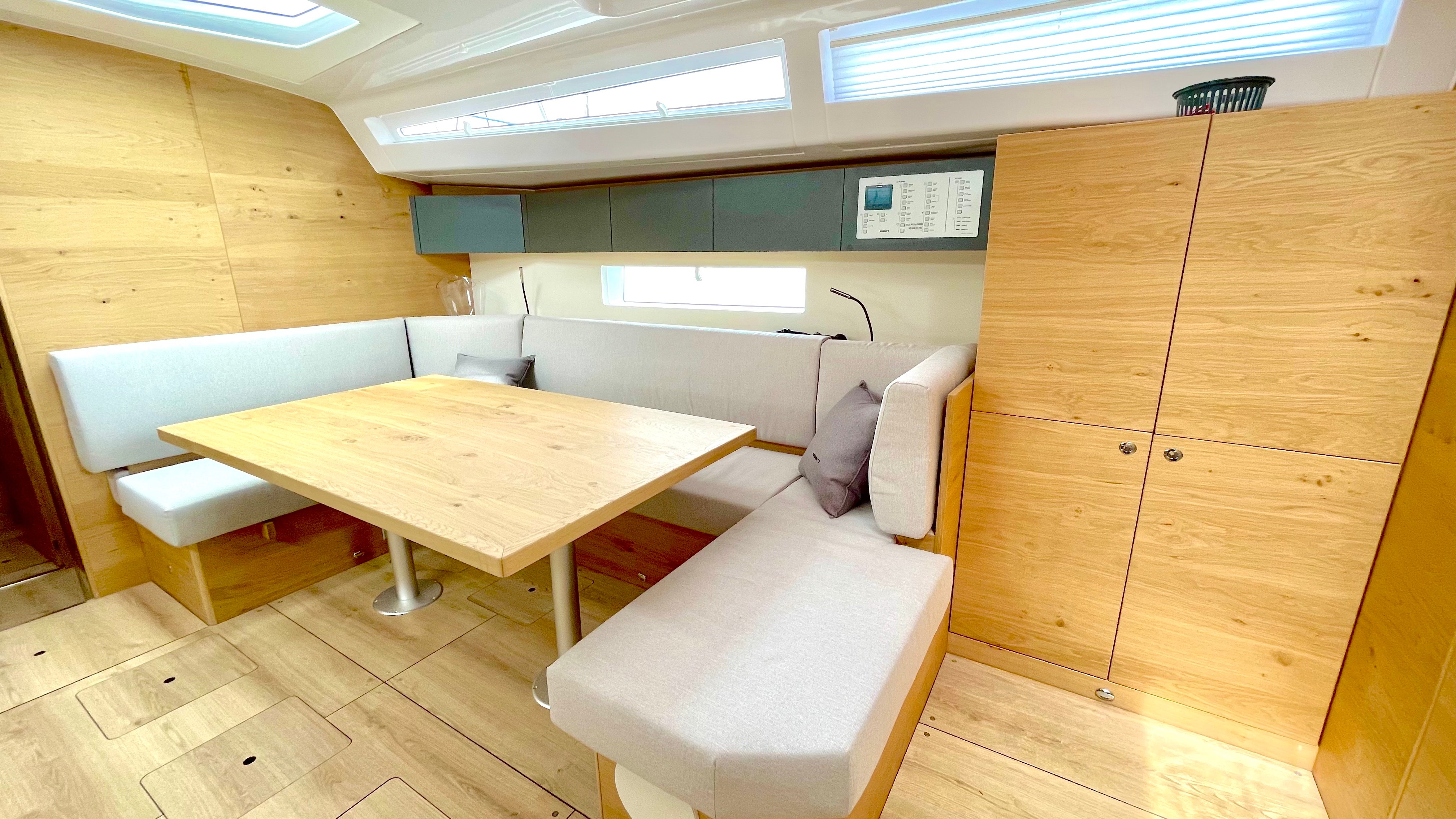 AURA - Sailboat in Pirovac