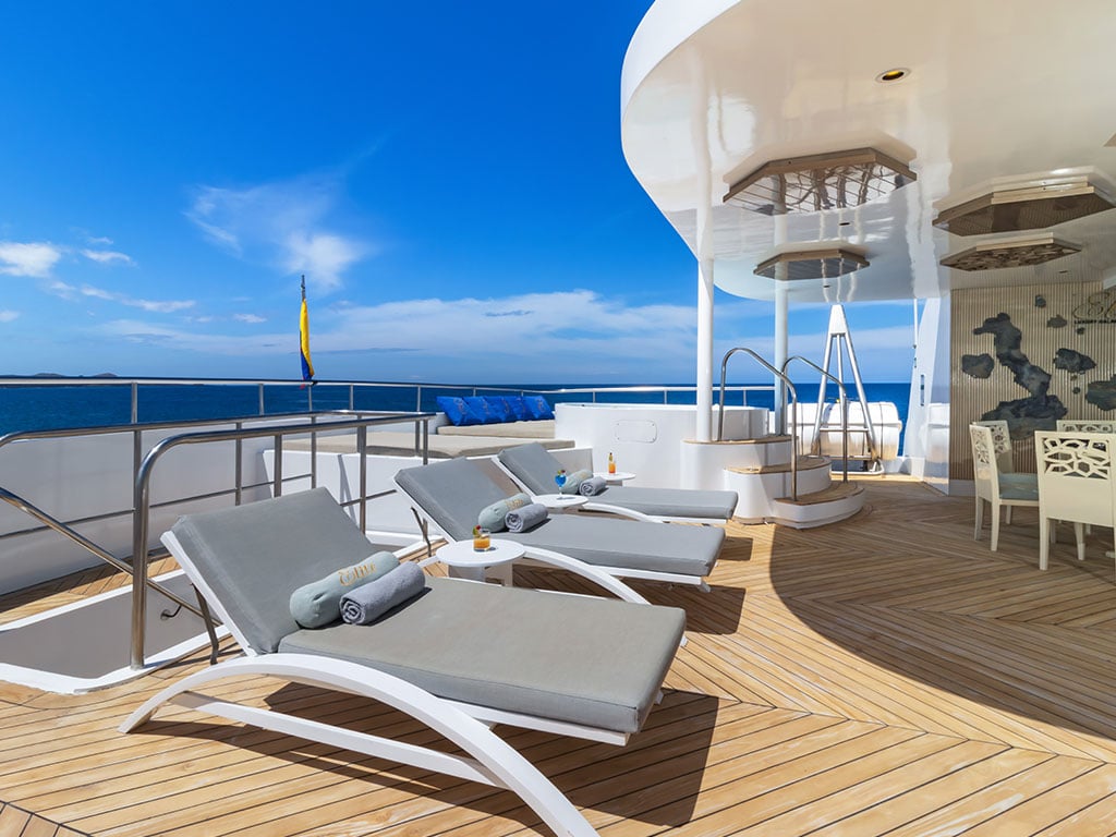 Elite - Catamaran in Puerto Baquerizo Moreno