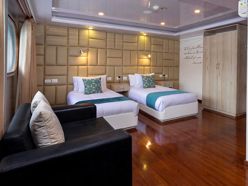 Petrel - Catamaran in Santa Cruz