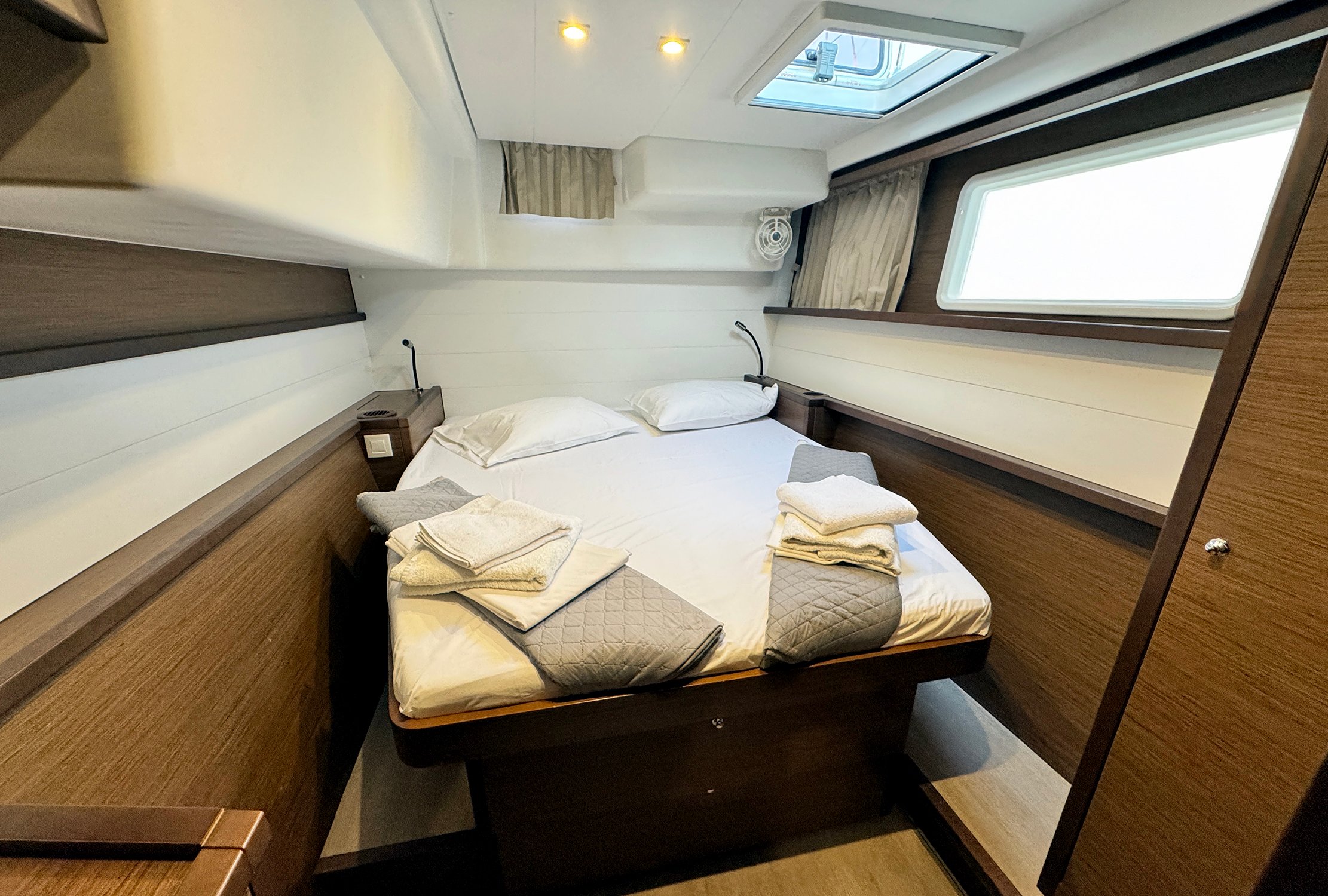 Saga - Catamaran in Nikiana