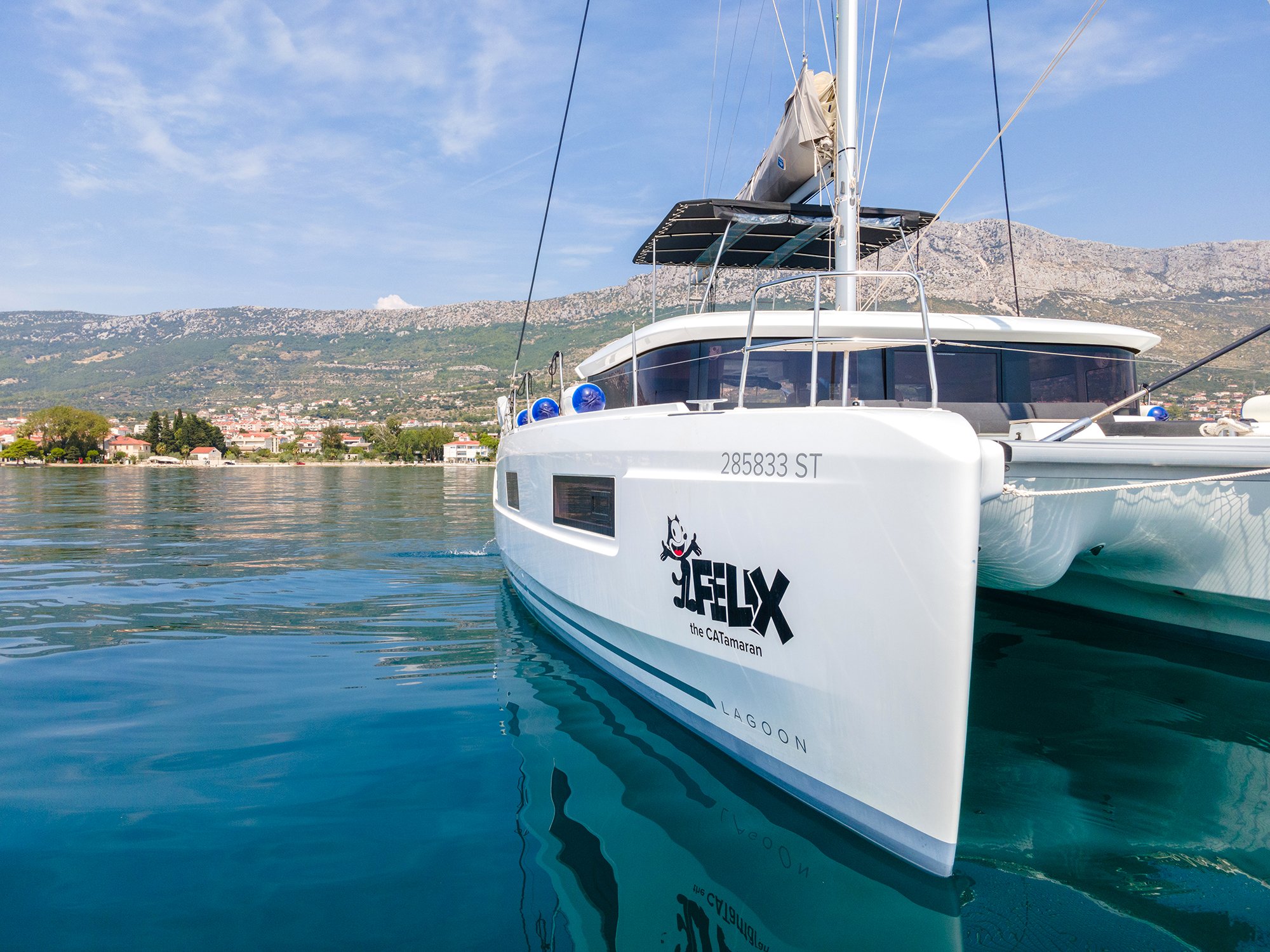 FELIX - Catamaran in Kaštel Gomilica