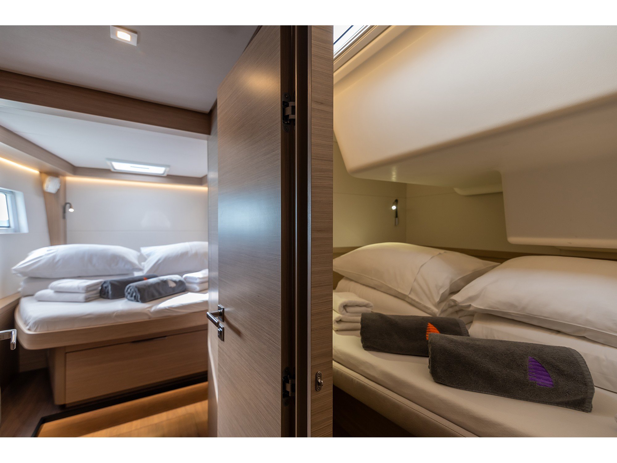 LAVINA - Catamaran in Kaštel Gomilica