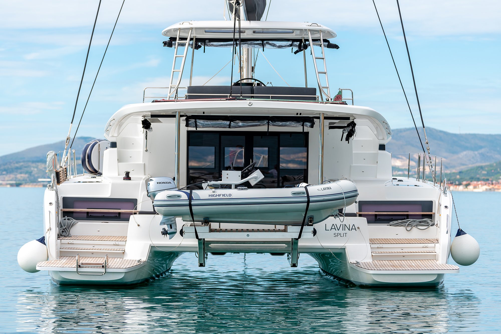 LAVINA - Catamaran in Kaštel Gomilica