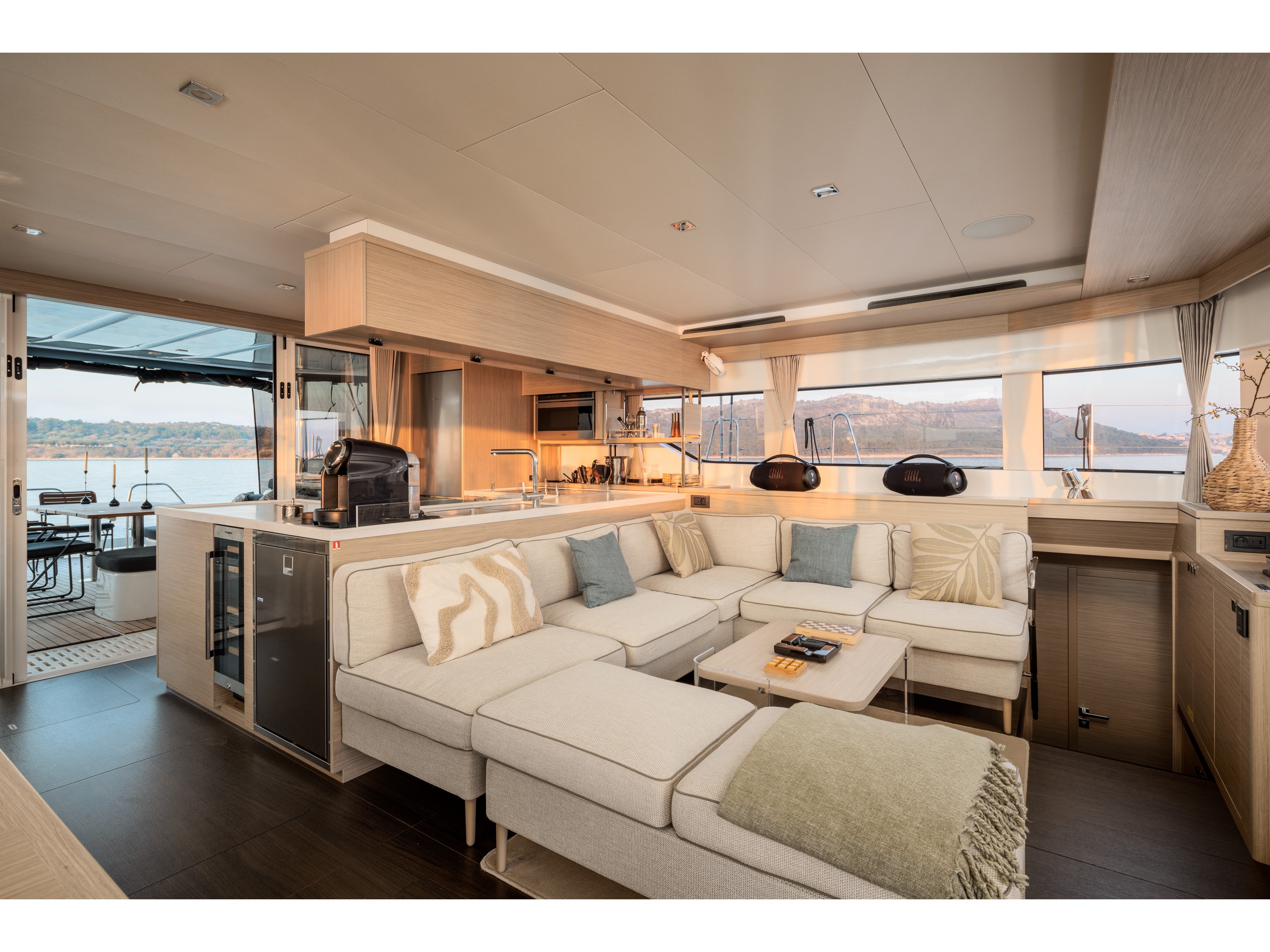 PRINCESS KARLA - Catamaran in Kaštel Gomilica