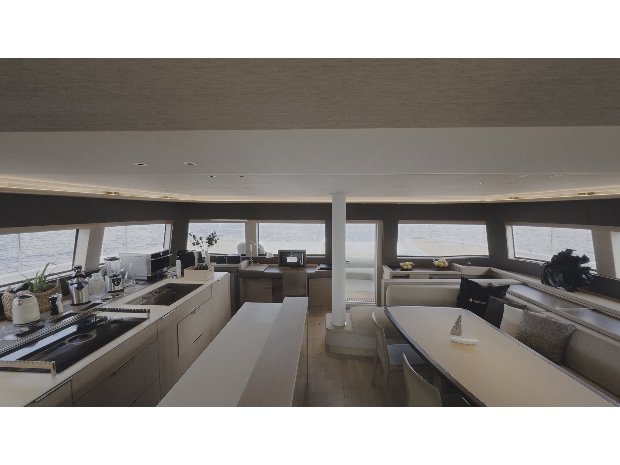 TriWing Endor - Catamaran in Kaštel Gomilica