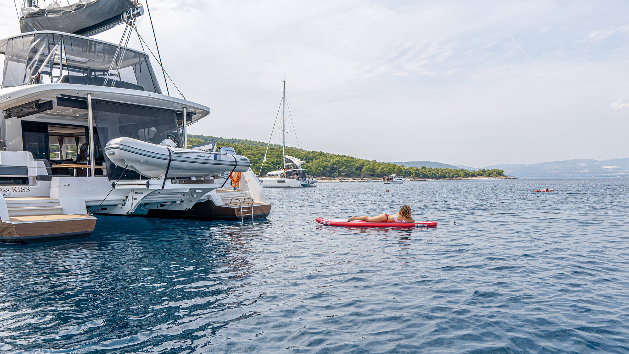 PRINCESS KISS - Catamaran in Kaštel Gomilica