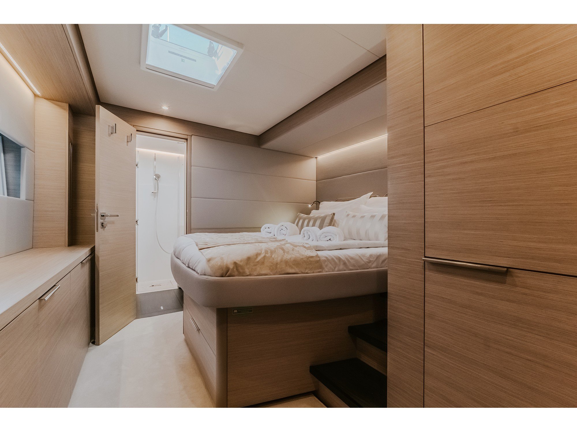 TRIWING OSSUS - Catamaran in Kaštel Gomilica