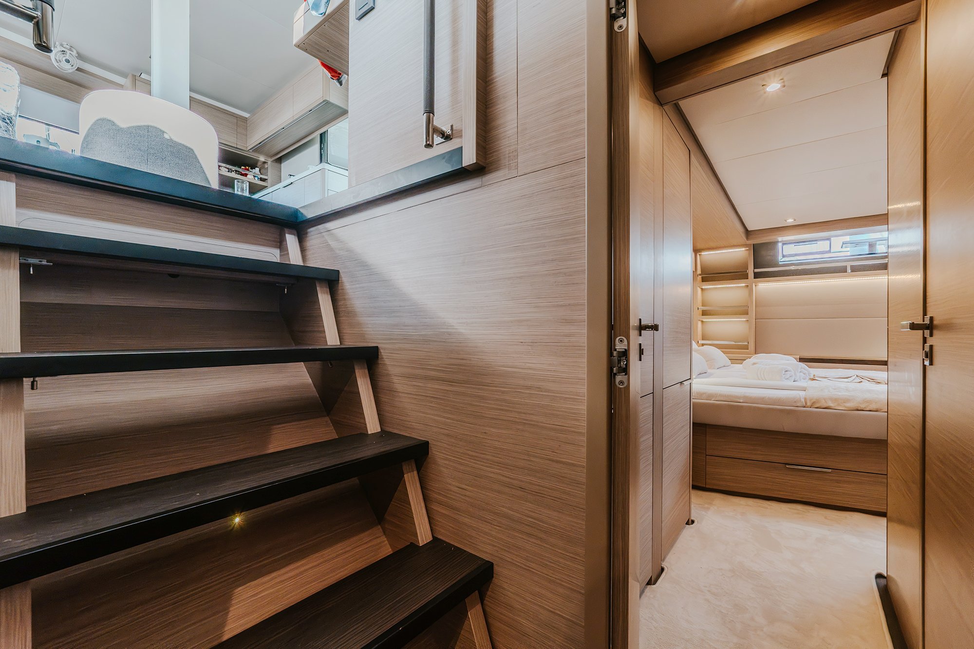 TRIWING OSSUS - Catamaran in Kaštel Gomilica