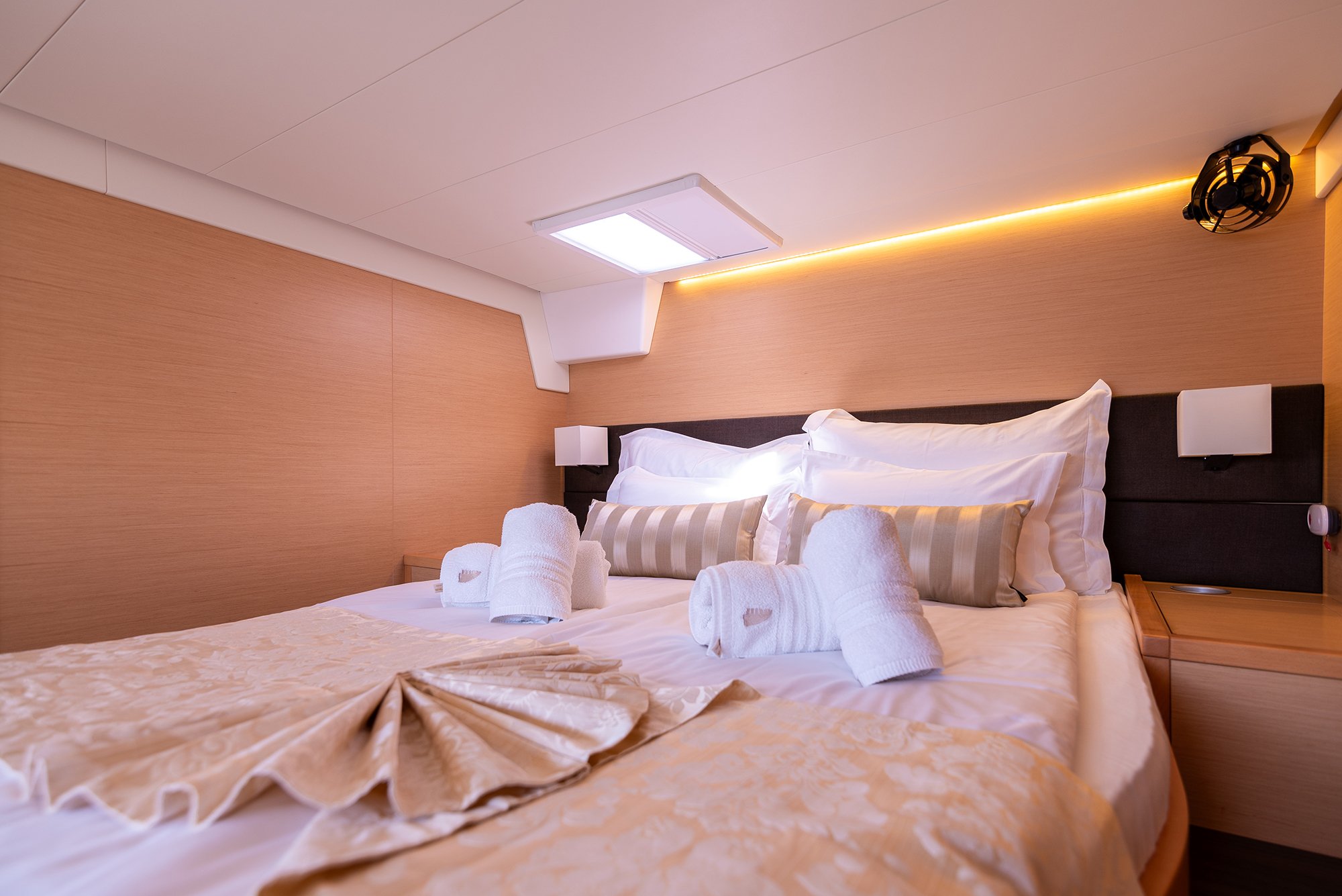 TOPAZ - Catamaran in Split