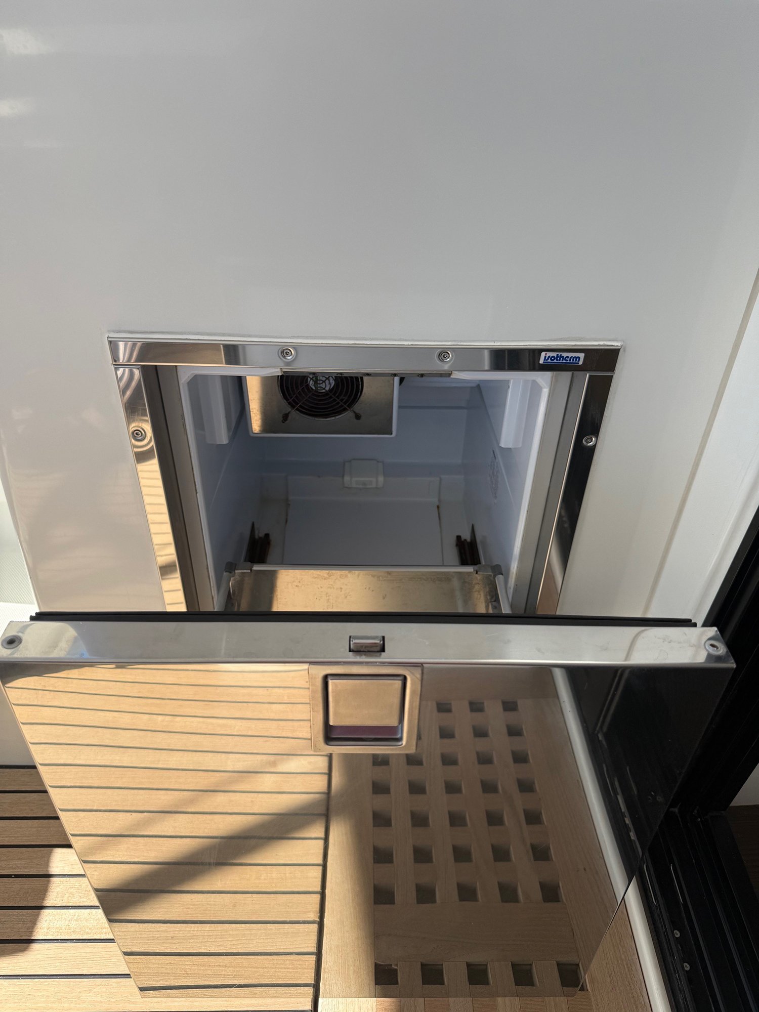 FIND US - Katamaran içinde Kaštel Gomilica