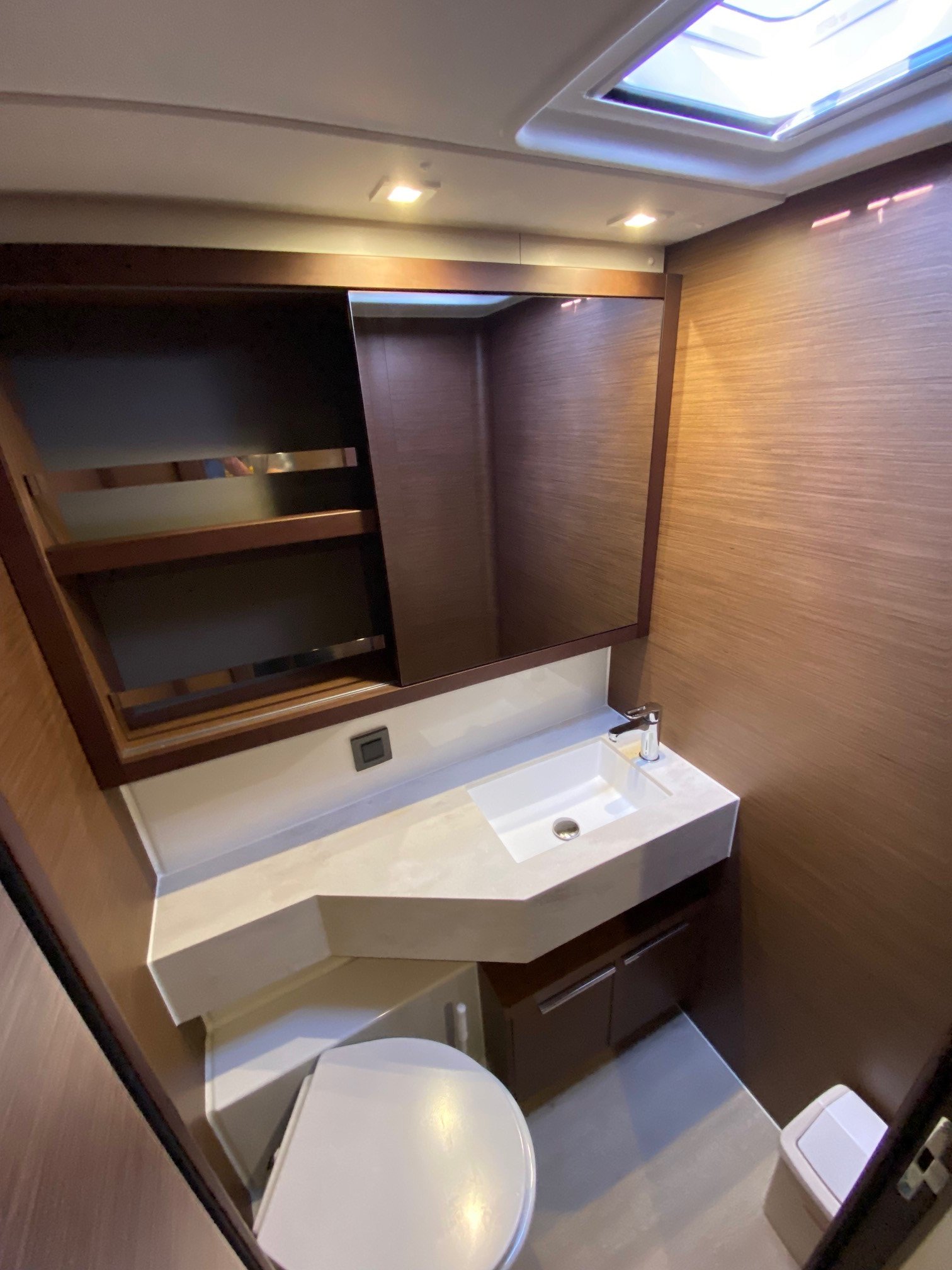 TATRY - Katamaran içinde Kaštel Gomilica