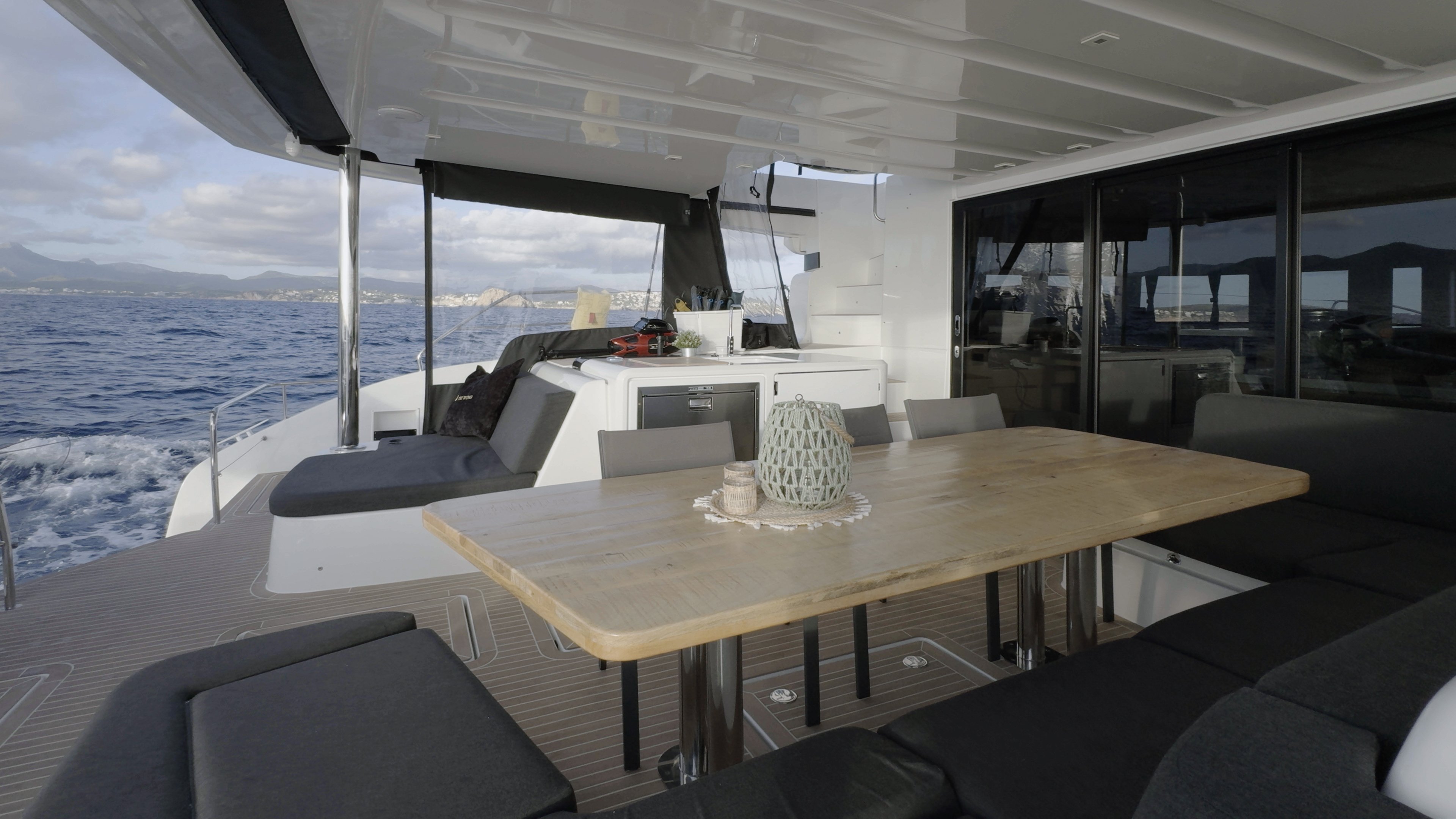 TRIWING CARIDA - Catamaran in Kaštel Gomilica