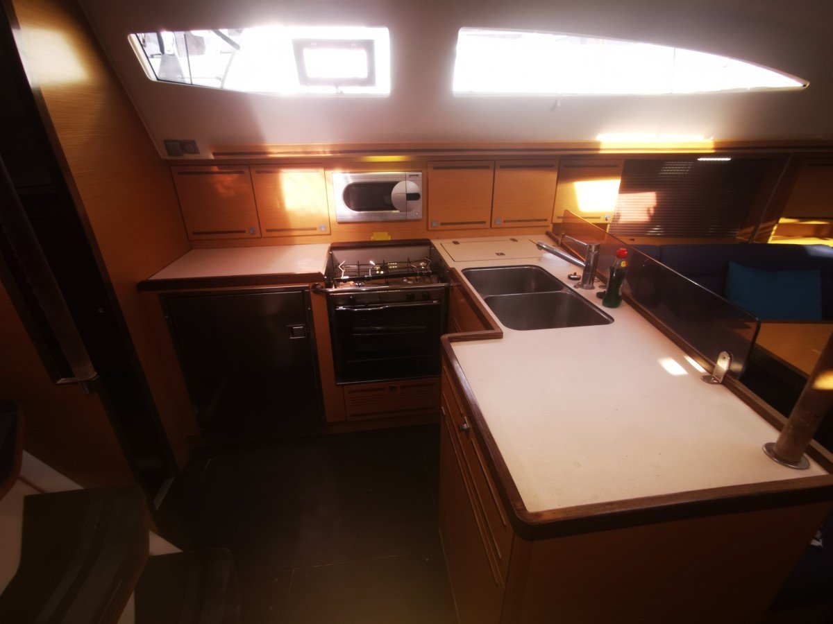 Okea Iris - Yelkenli içinde Lavrio