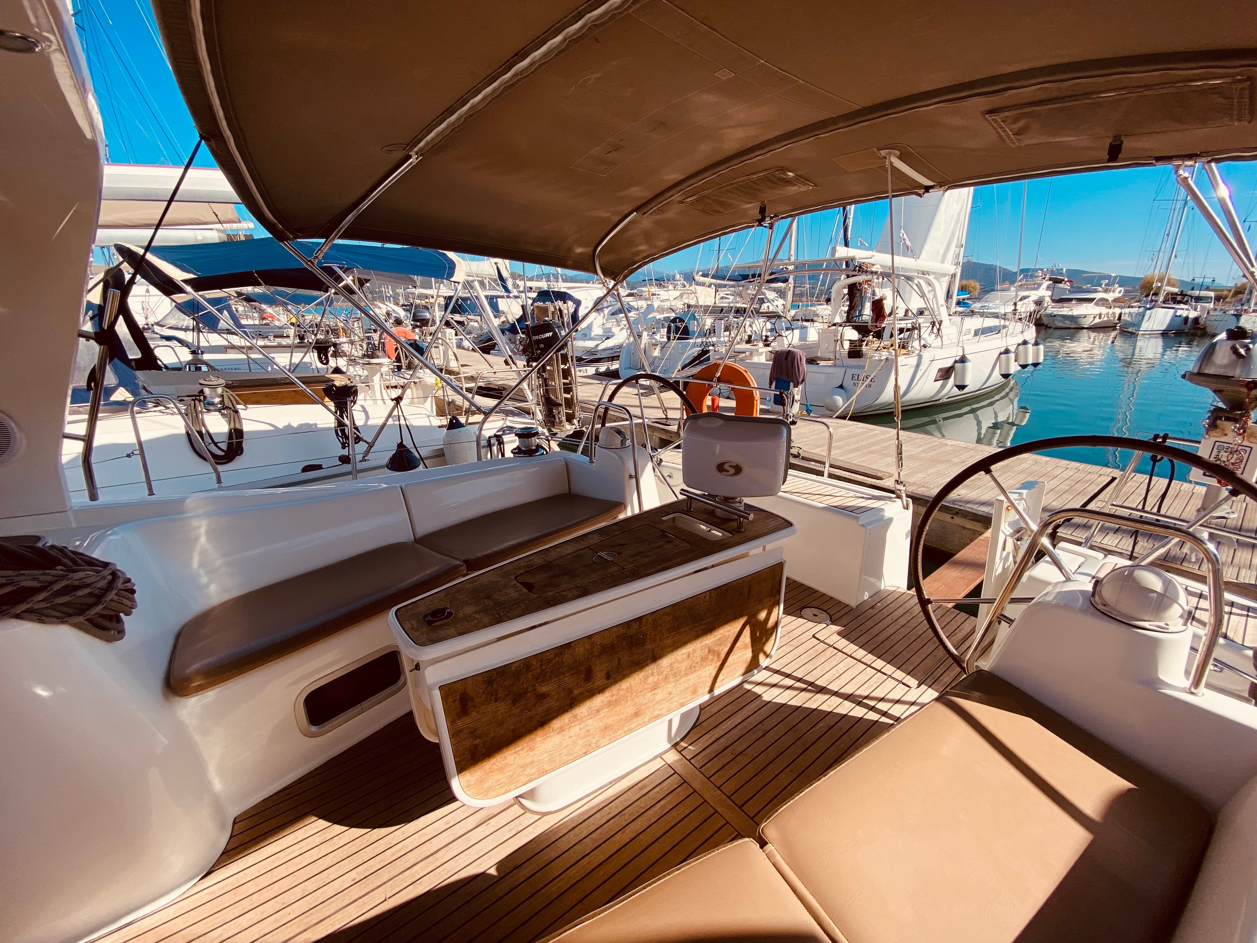 Pura Vida (Pax 12) - Sailboat in Lefkada