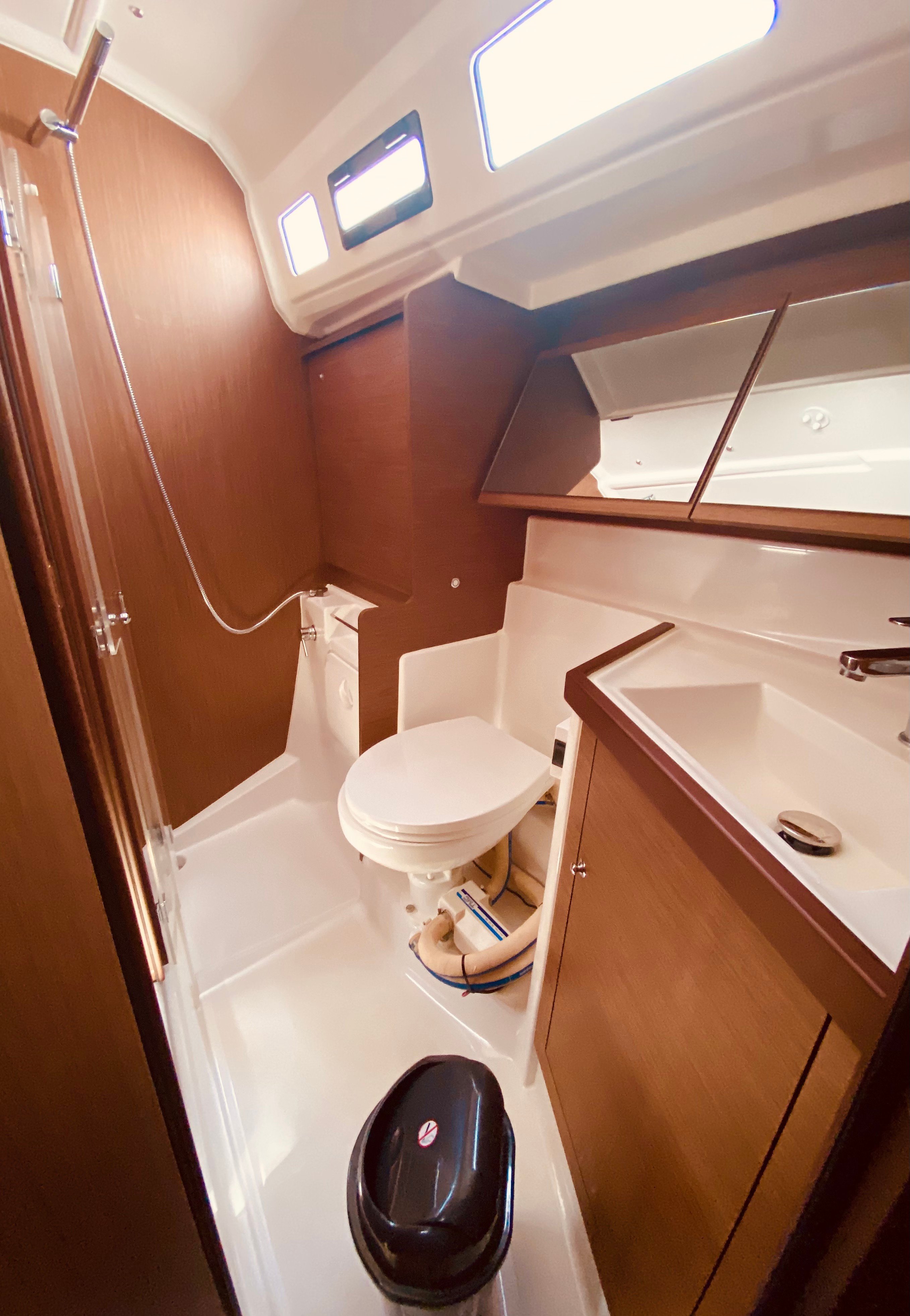 Yello (Pax 10) - Yelkenli içinde Lefkada