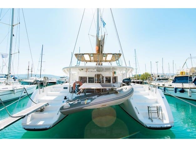 Athina (Pax 12) - Katamaran içinde Lefkada