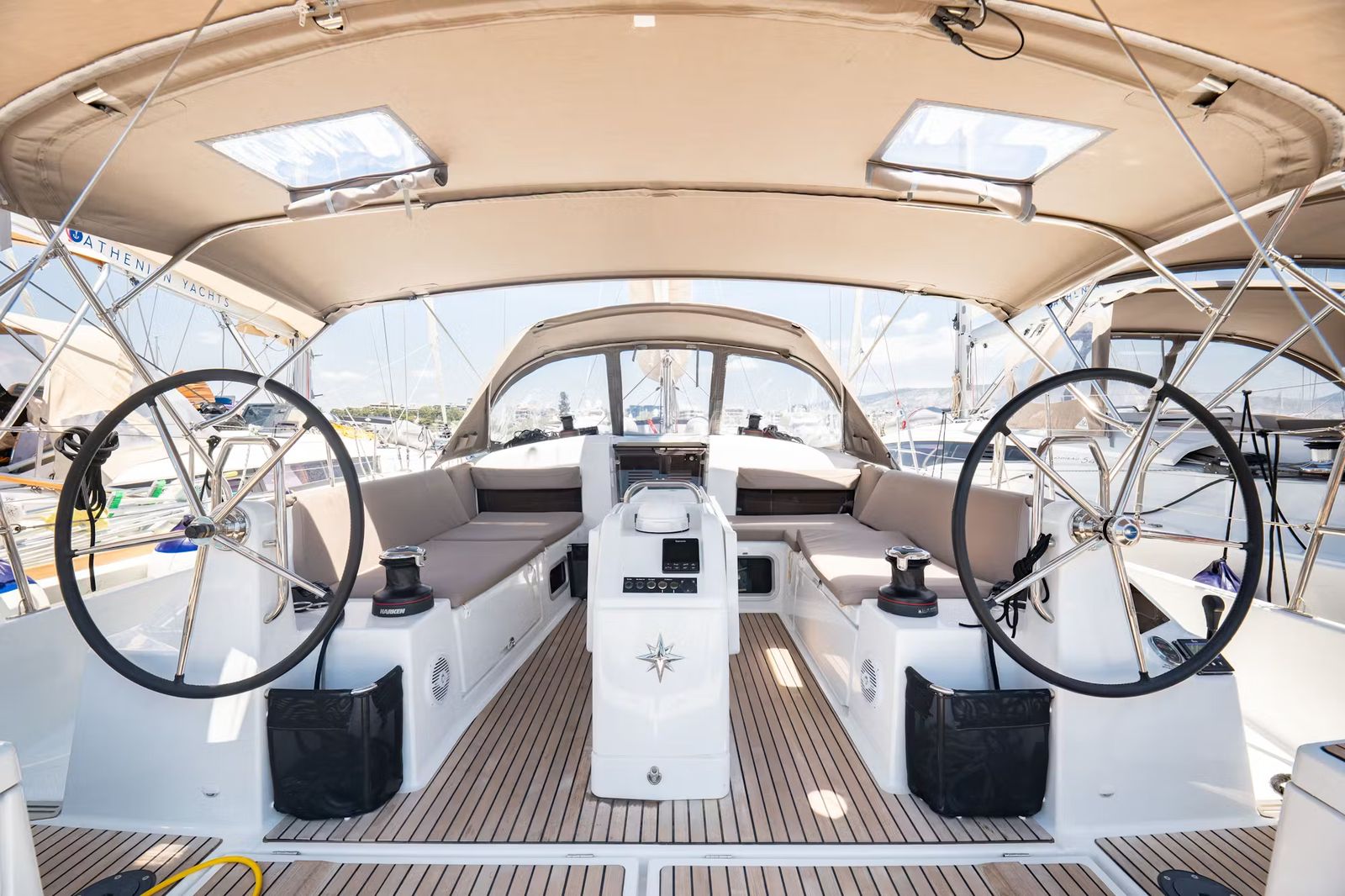 Simoun (Pax 10) - Yelkenli içinde Lefkada