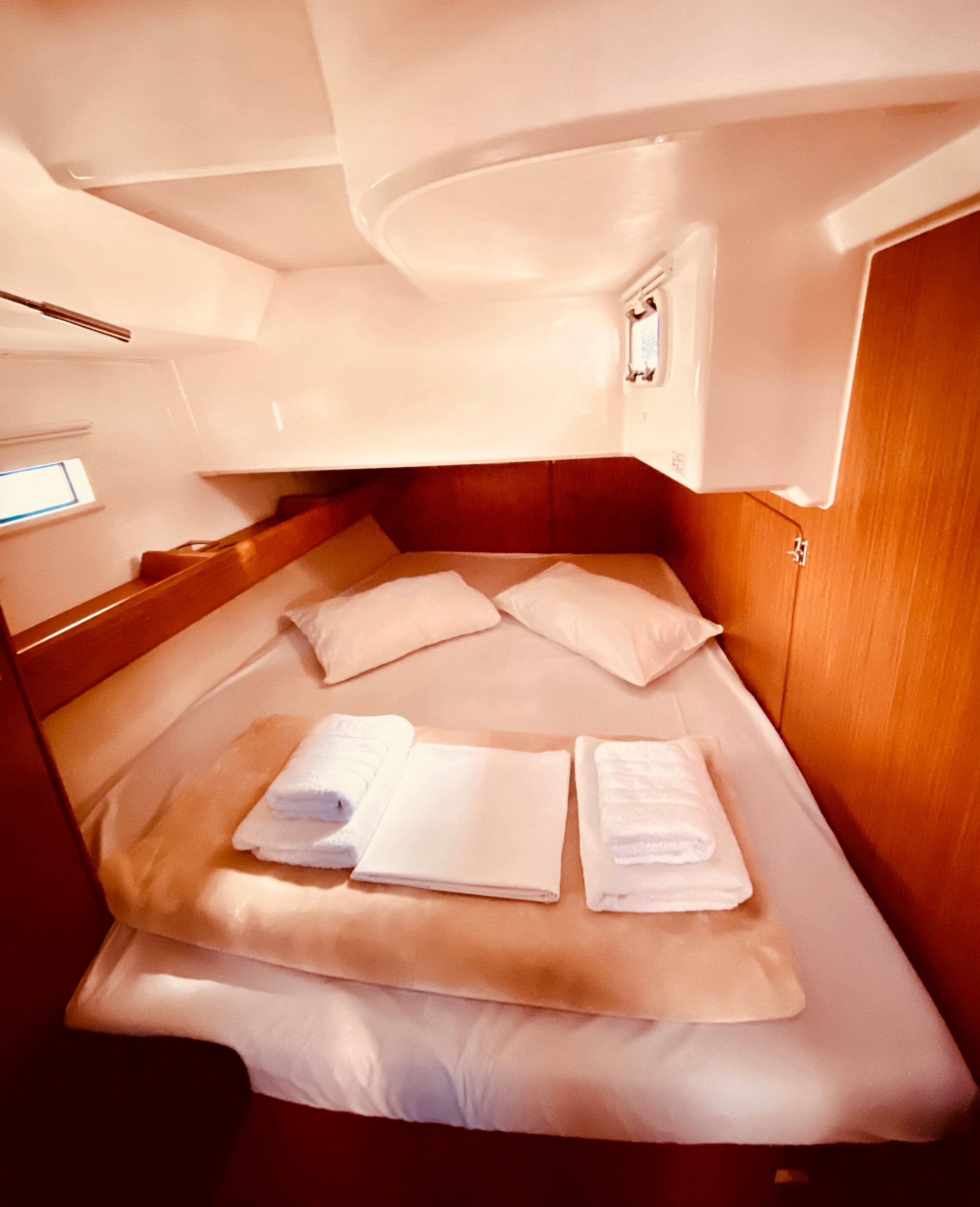 Euphoria (Pax 10) - Sailboat in Lefkada