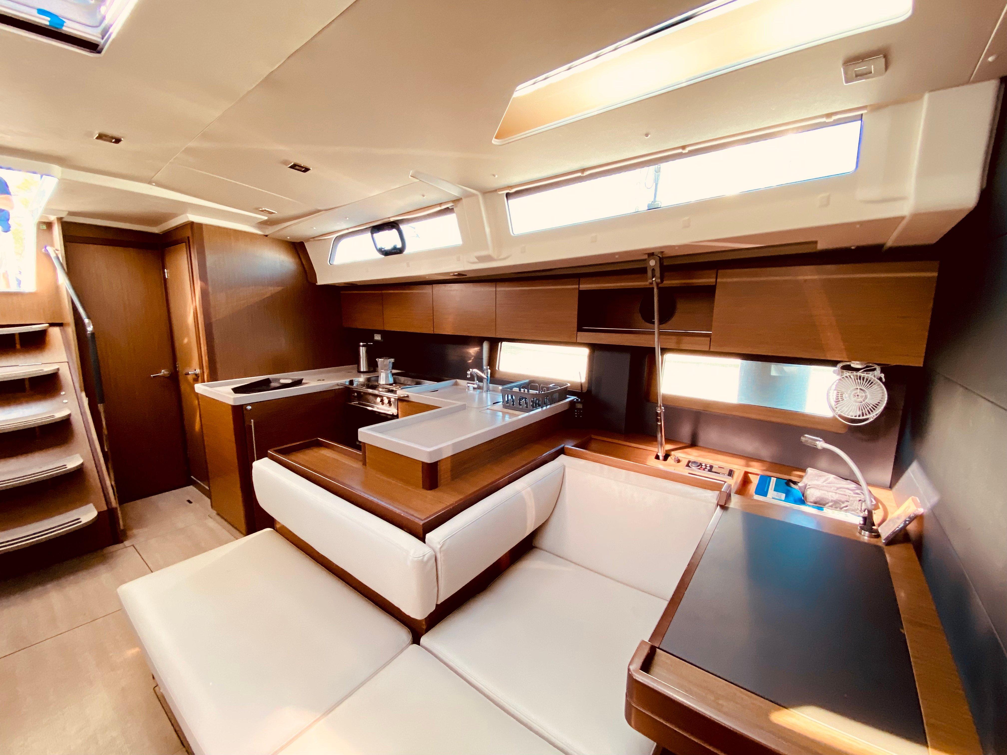 Vixen (Pax 12) - Yelkenli içinde Lefkada