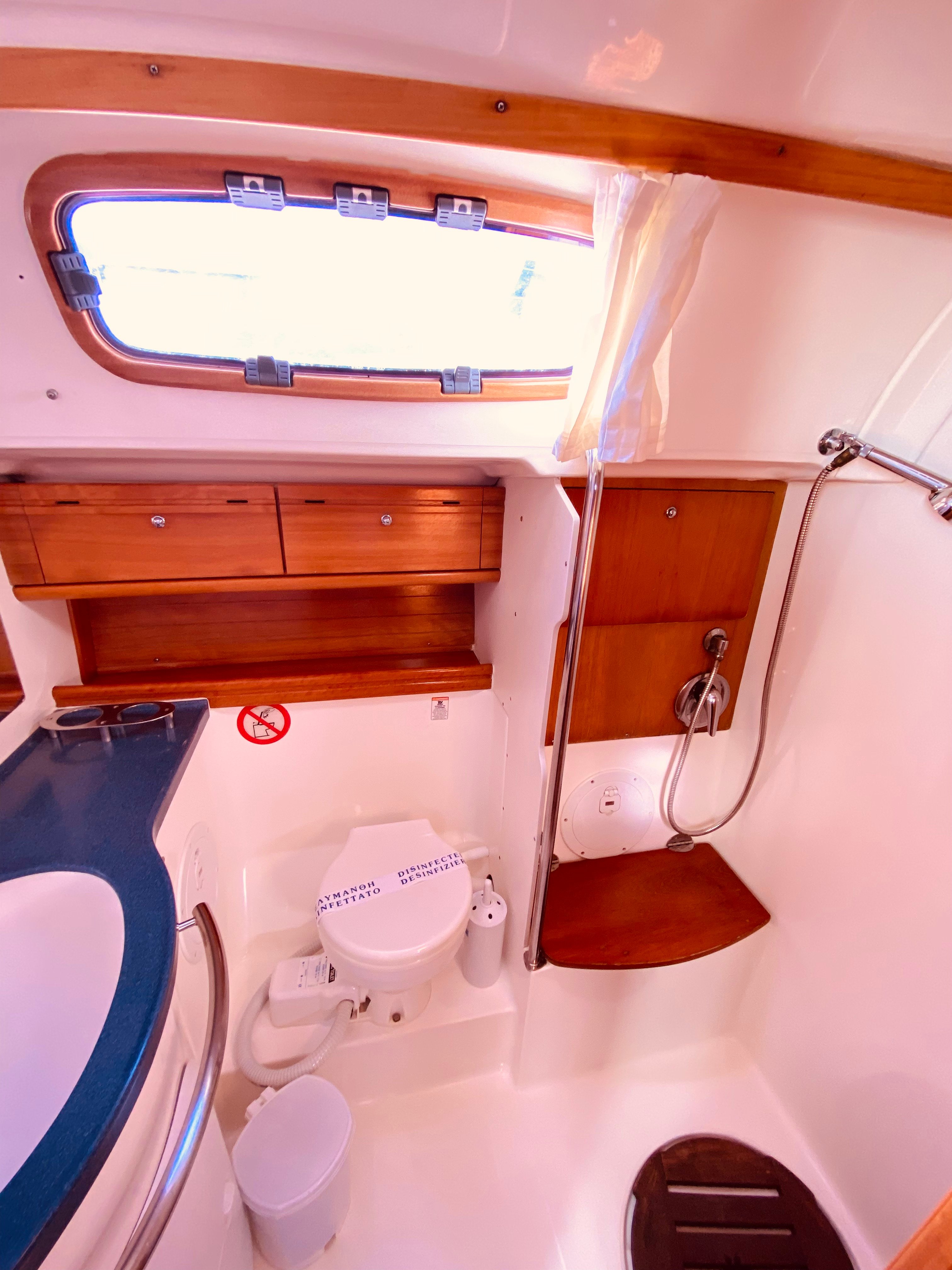 Enalia (Pax 9) - Yelkenli içinde Lefkada